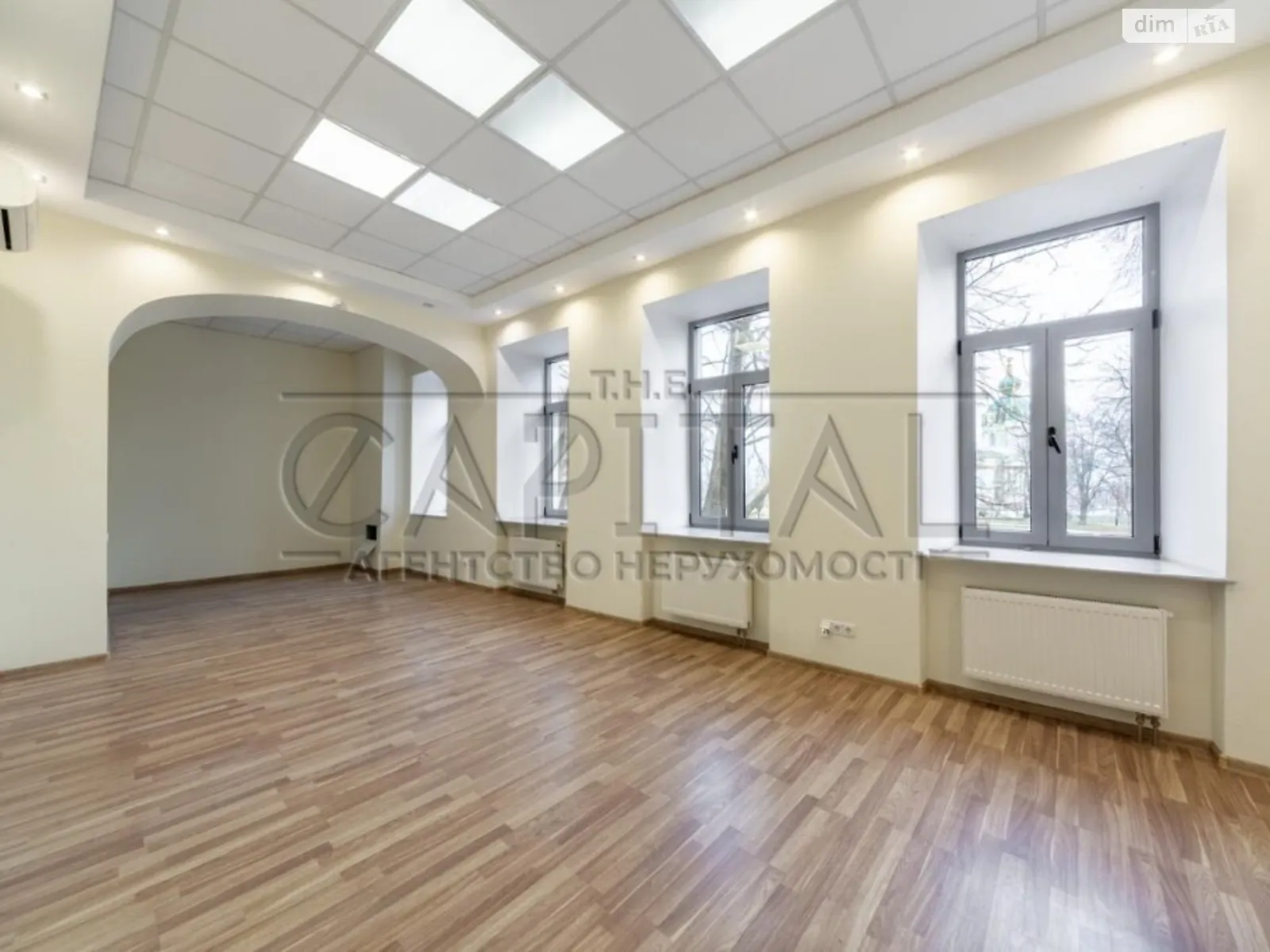Здається в оренду офіс 350 кв. м в бізнес-центрі, цена: 7400 $ - фото 1