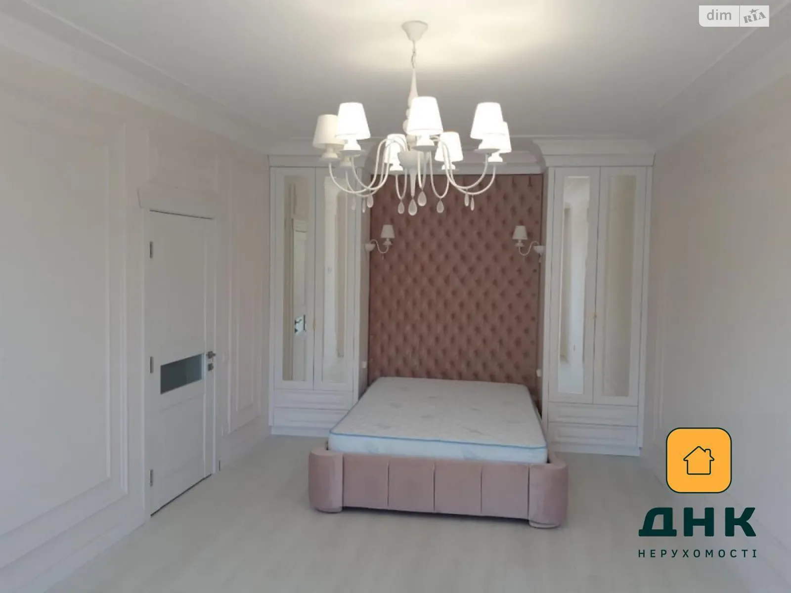Продается 1-комнатная квартира 45 кв. м в Одессе, ул. Генуэзская, 3Б - фото 1