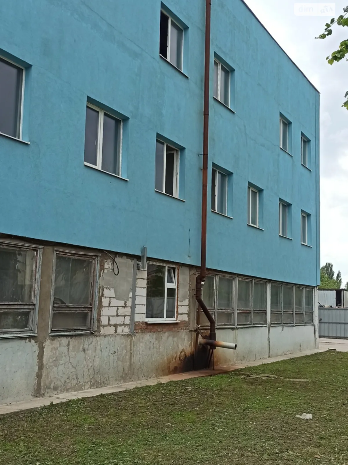 Здається в оренду приміщення вільного призначення 1700 кв. м в 3-поверховій будівлі, цена: 70000 грн - фото 1