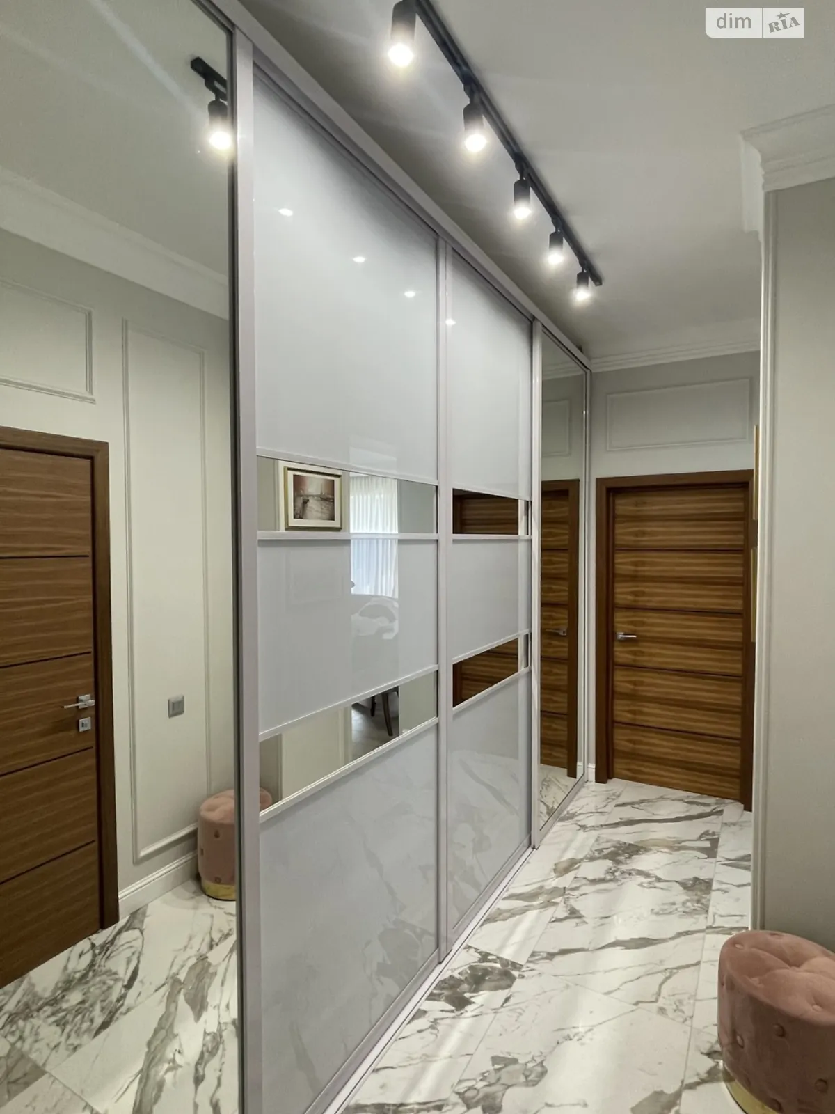 Продается 1-комнатная квартира 77.3 кв. м в Одессе, ул. Педагогическая, 21 - фото 1
