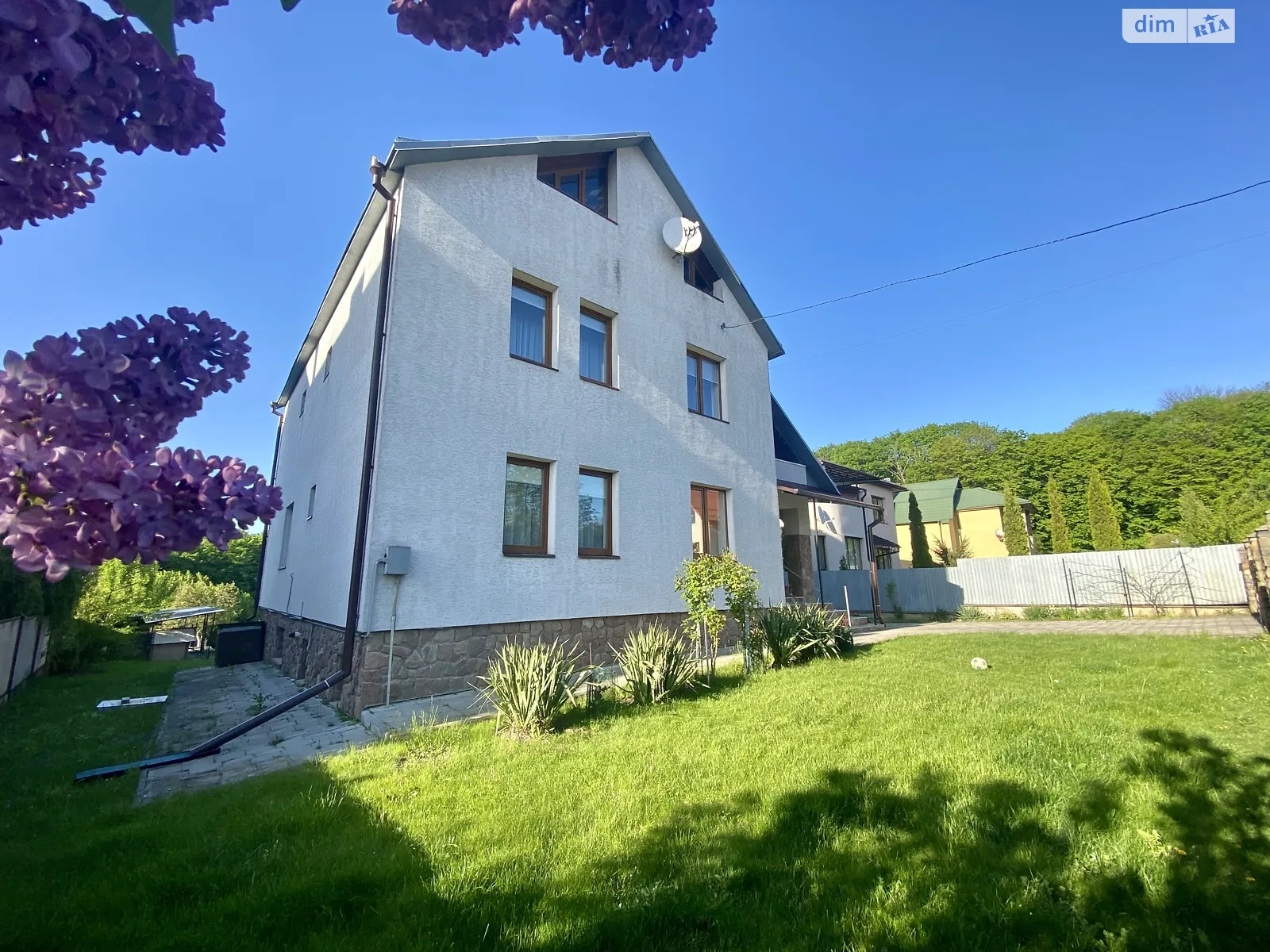 Продается дом на 2 этажа 296.5 кв. м с камином, цена: 150000 $ - фото 1