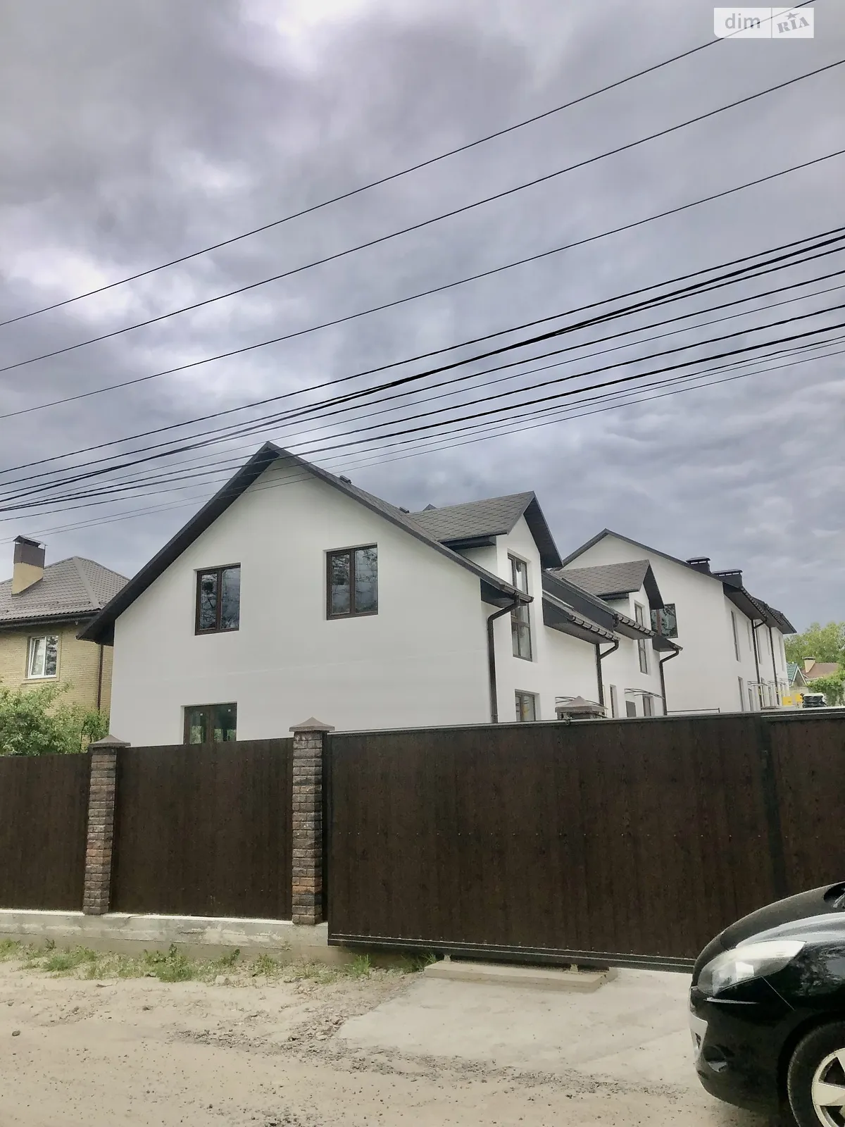 Продается дом на 2 этажа 105 кв. м с бассейном, цена: 80000 $ - фото 1