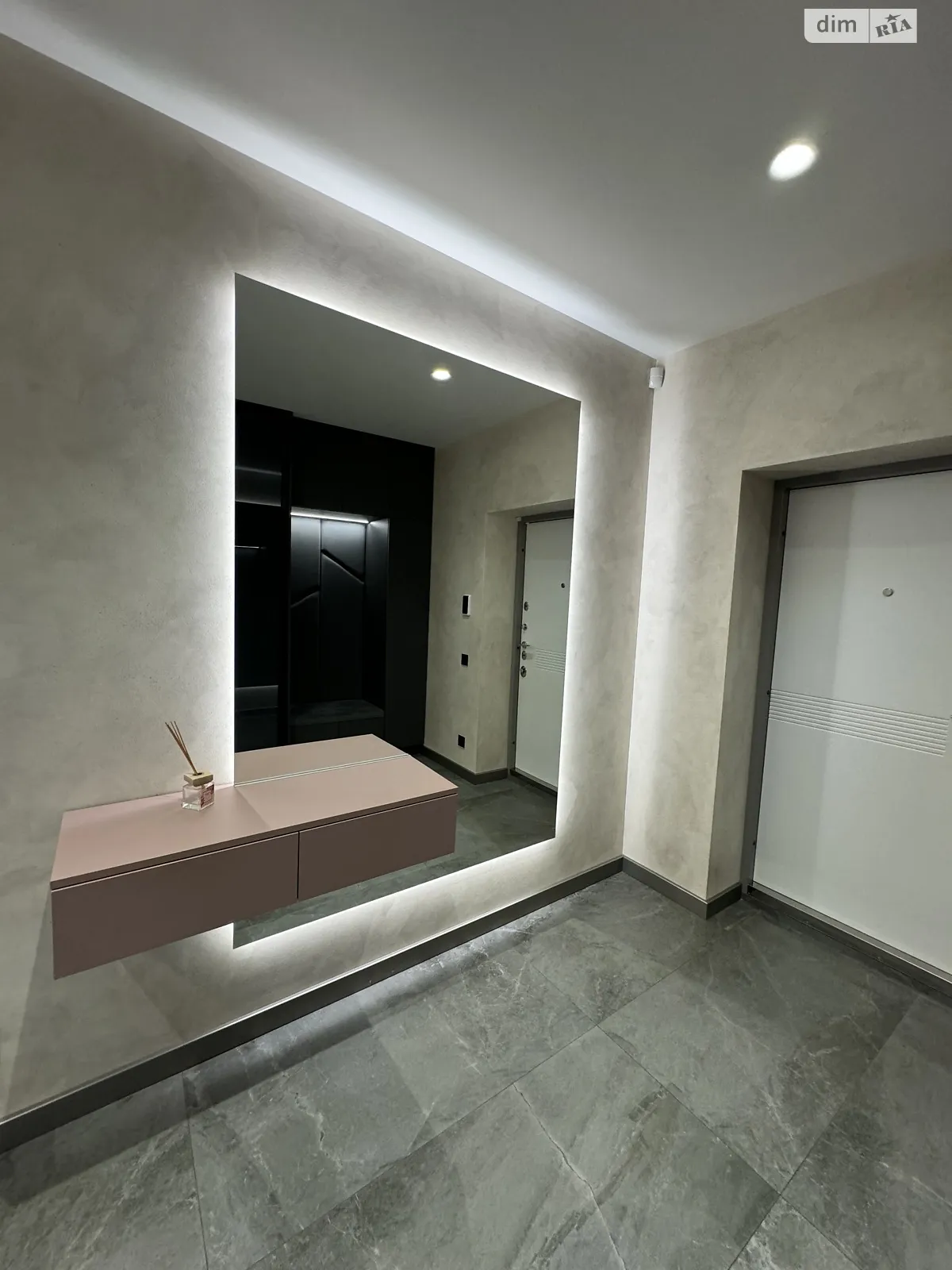 Продается 4-комнатная квартира 95.4 кв. м в Ивано-Франковске, ул. Билозира - фото 1