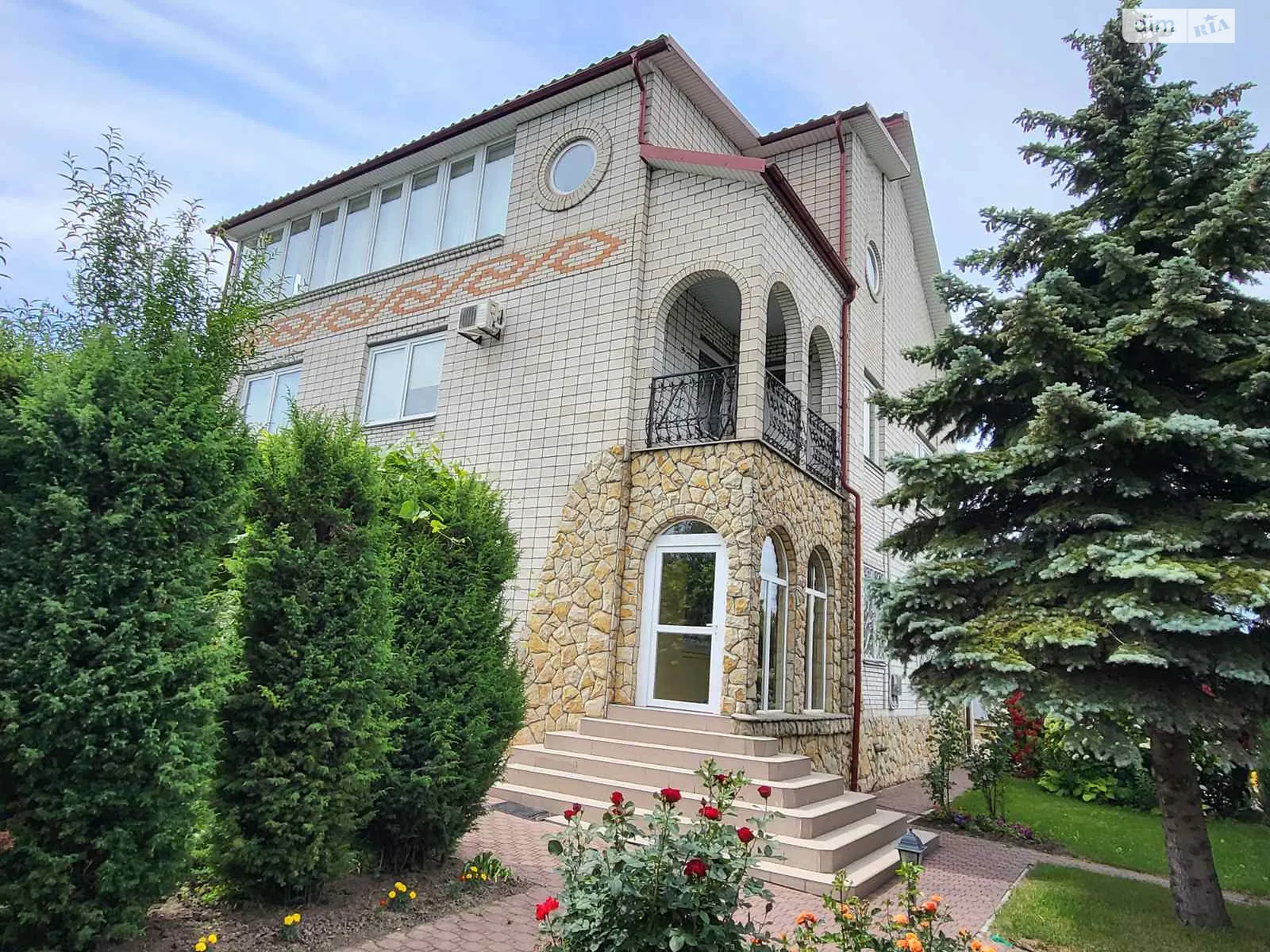 Продається будинок 2 поверховий 250 кв. м з мансардою, цена: 165000 $ - фото 1