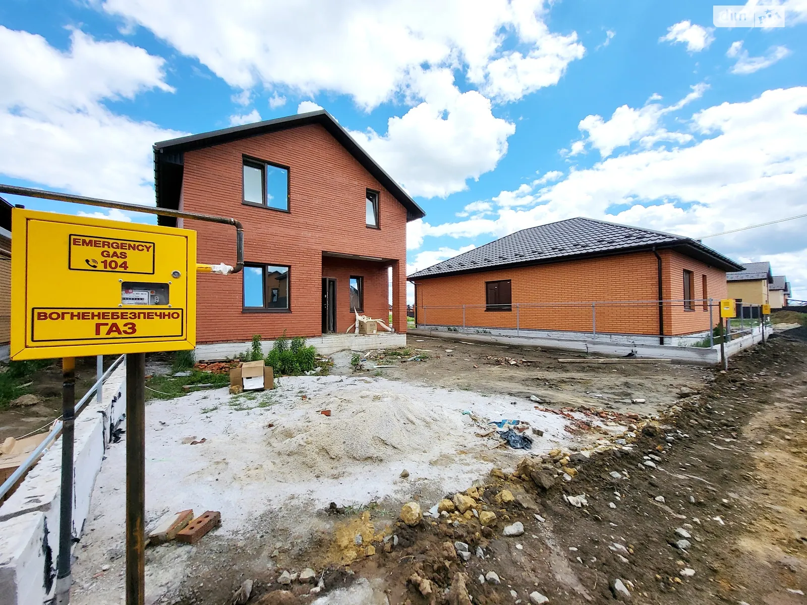 Продается дом на 2 этажа 120 кв. м с гаражом, цена: 85000 $ - фото 1