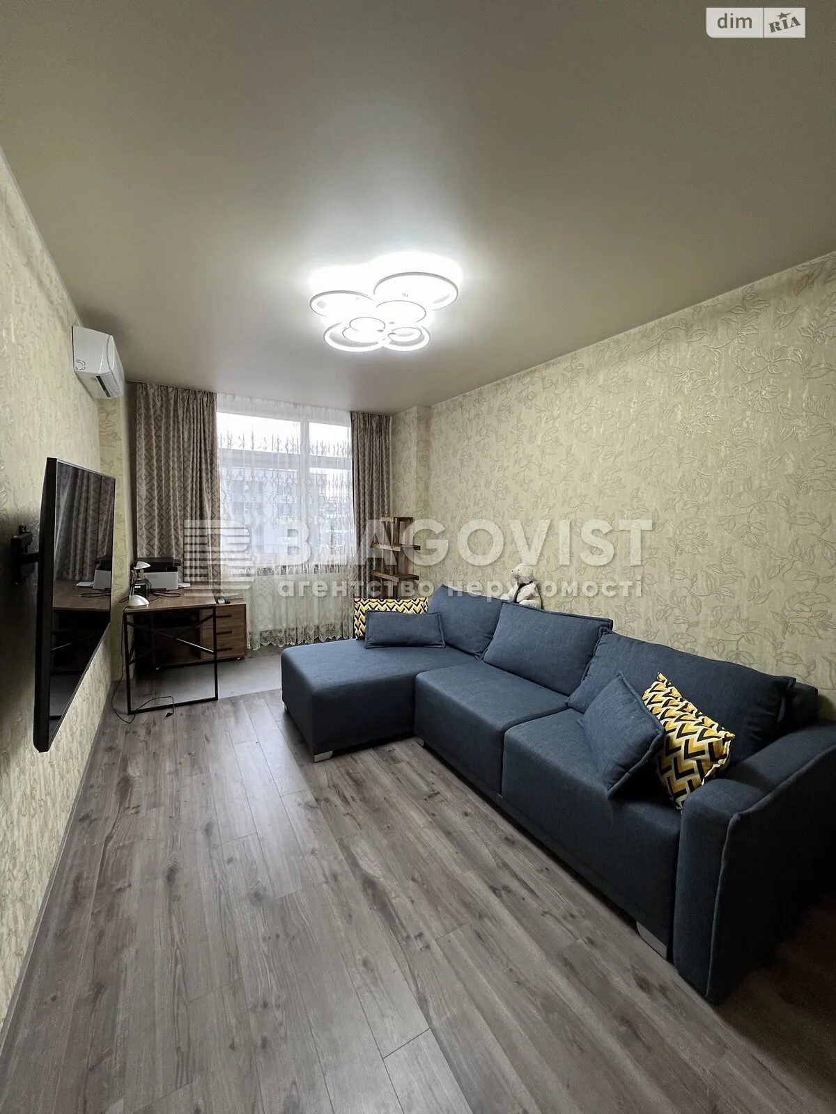 Продается 2-комнатная квартира 70 кв. м в Киеве, ул. Александра Олеся, 4Б - фото 1