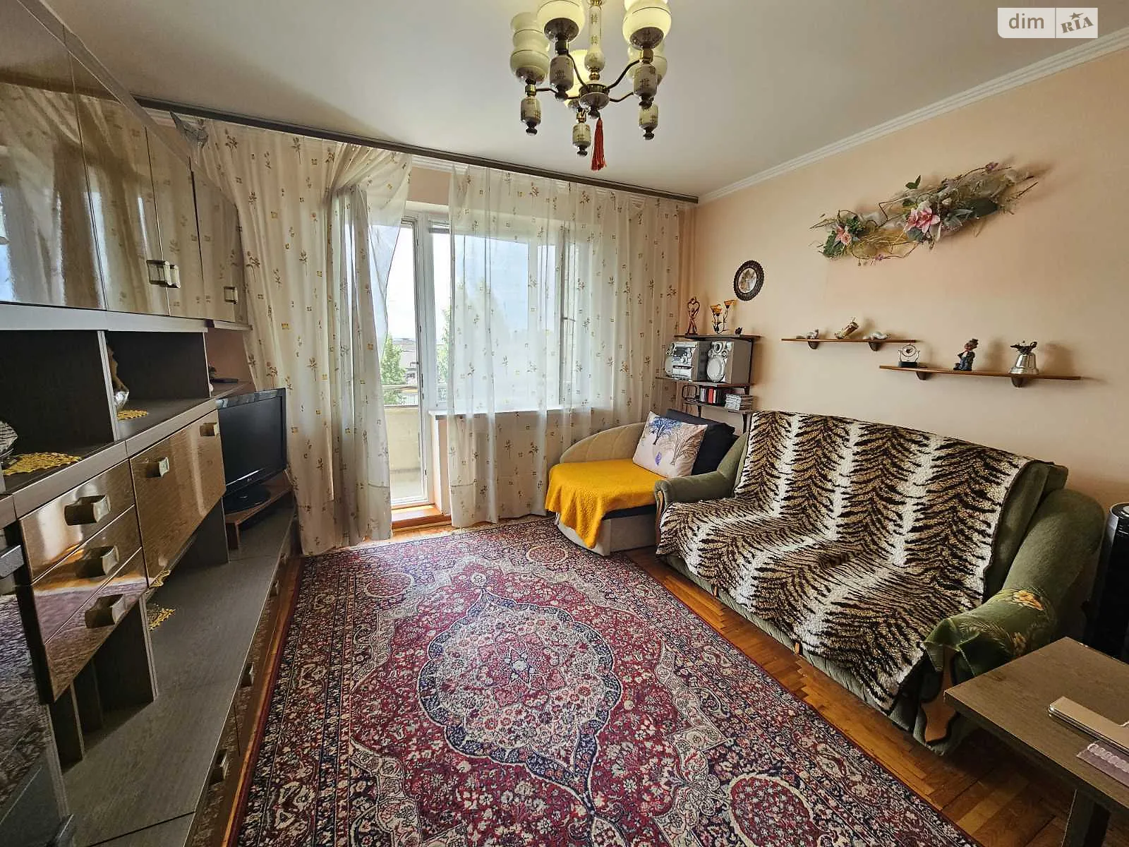 Продається 3-кімнатна квартира 65 кв. м у Ужгороді, вул. Героїв 128-ї Бригади(8-го Березня) - фото 1