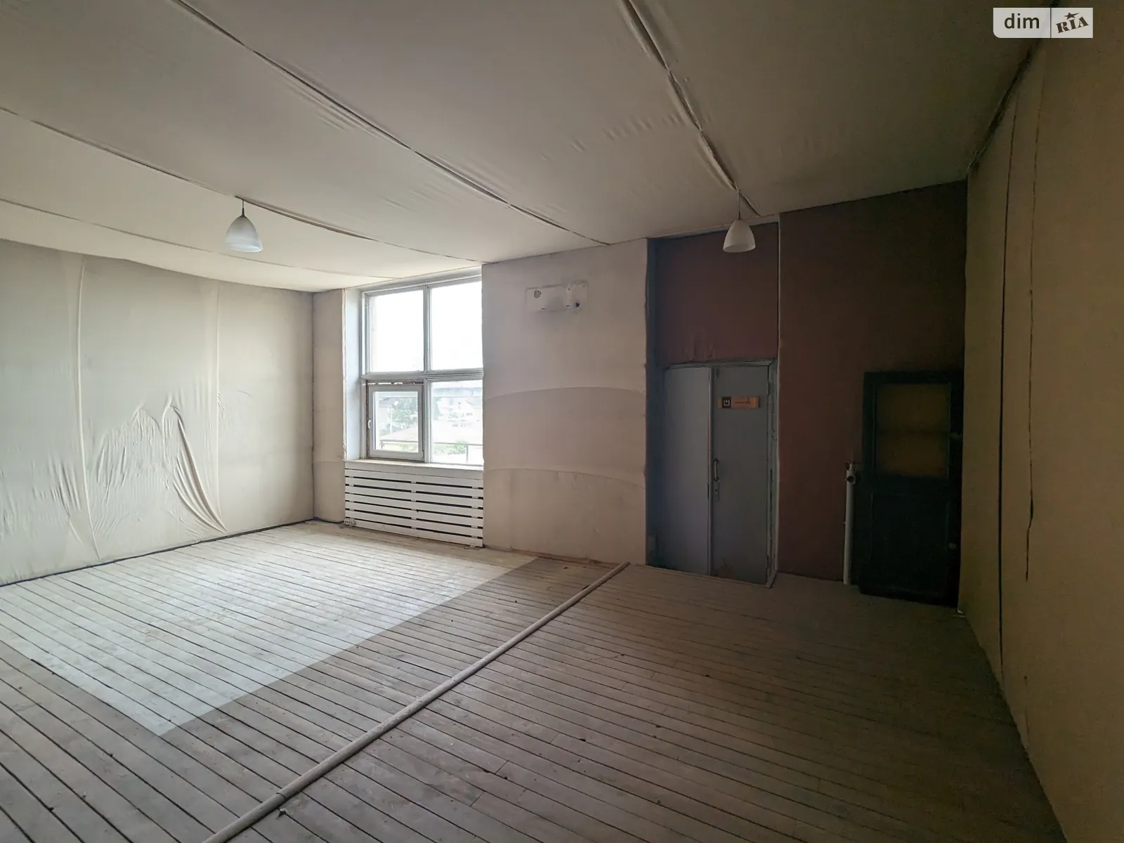 Сдается в аренду офис 122 кв. м в бизнес-центре, цена: 20900 грн - фото 1
