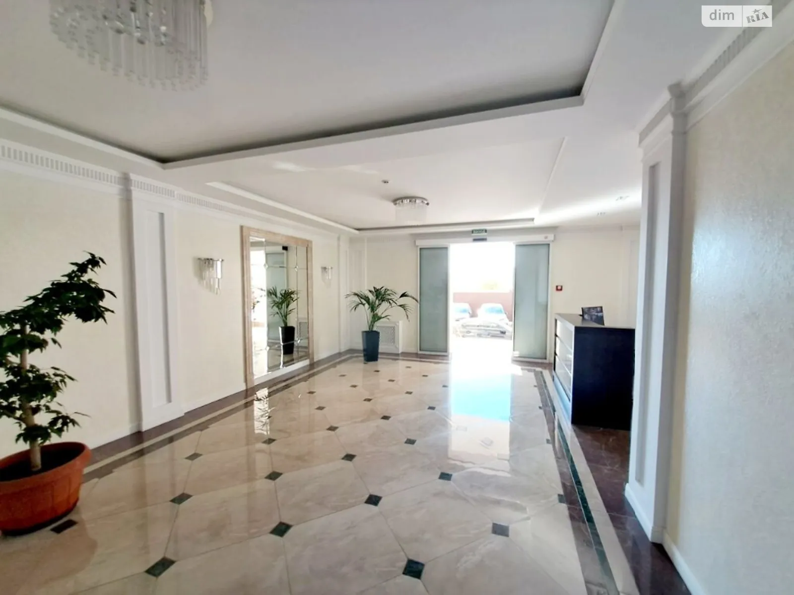 Продается 3-комнатная квартира 88 кв. м в Одессе, ул. Академика Сахарова, 3 - фото 1