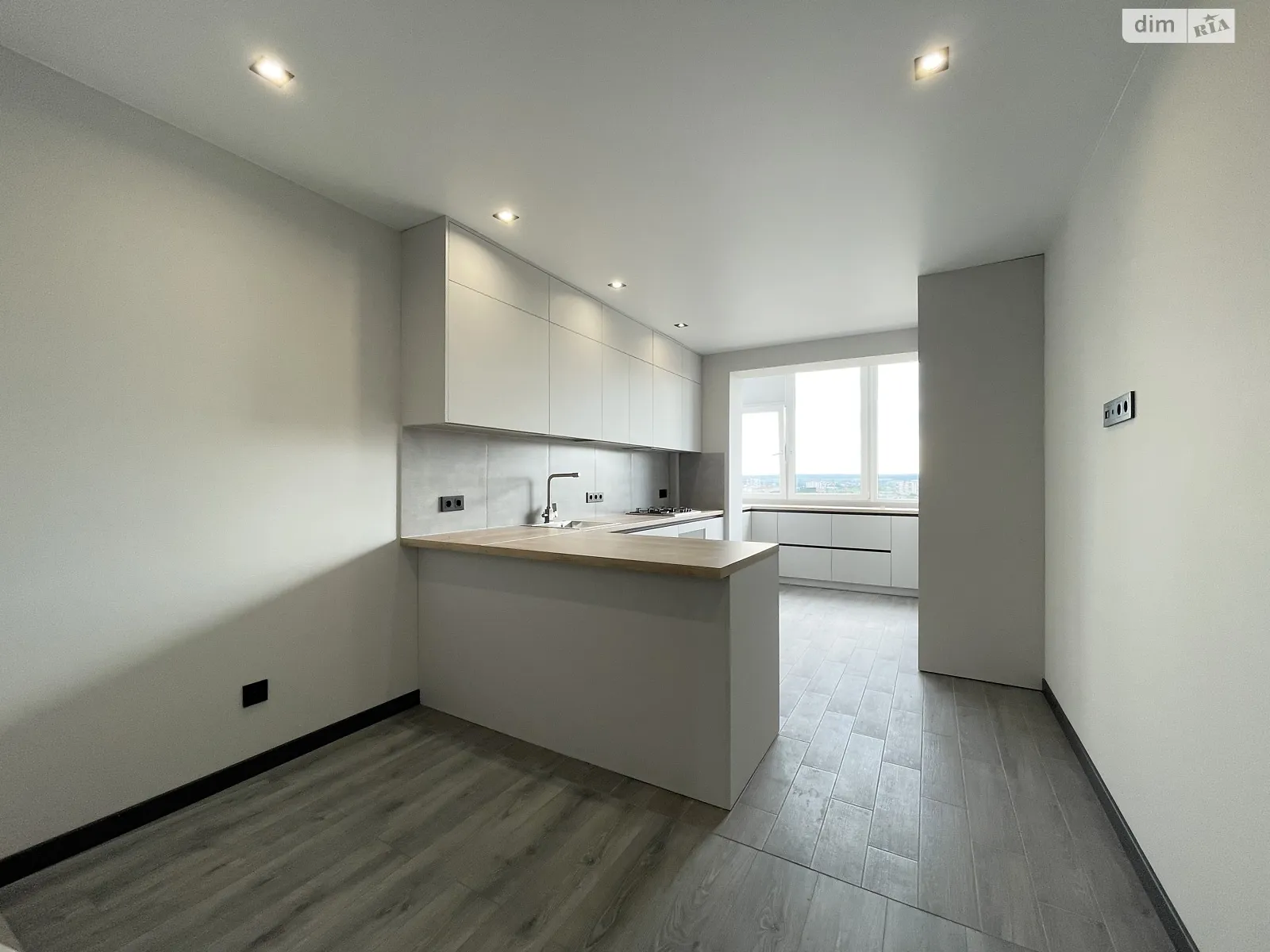 Продается 3-комнатная квартира 110.1 кв. м в Ивано-Франковске, цена: 125000 $ - фото 1