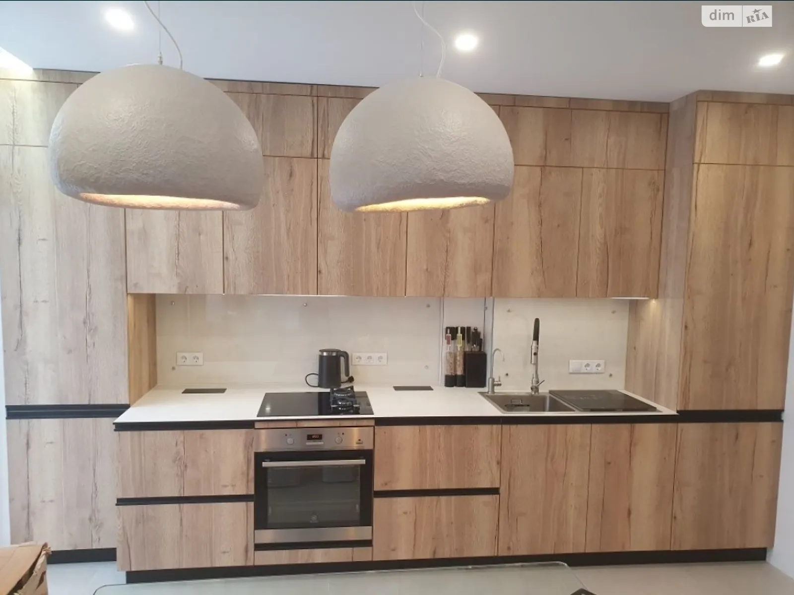 Продается 1-комнатная квартира 48.3 кв. м в Яремче, ул. Свободы, 301 - фото 1