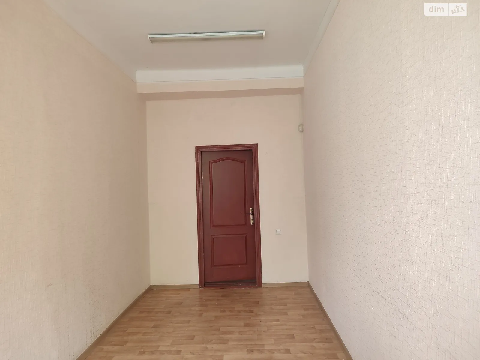 Сдается в аренду помещения свободного назначения 14.3 кв. м в 3-этажном здании, цена: 2002 грн - фото 1