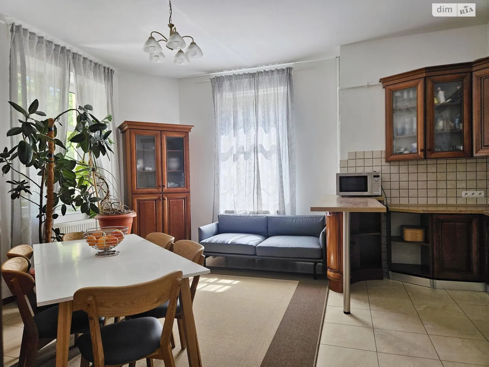 Продается 3-комнатная квартира 132 кв. м в Львове, ул. Слепого Иосифа, 31 - фото 1