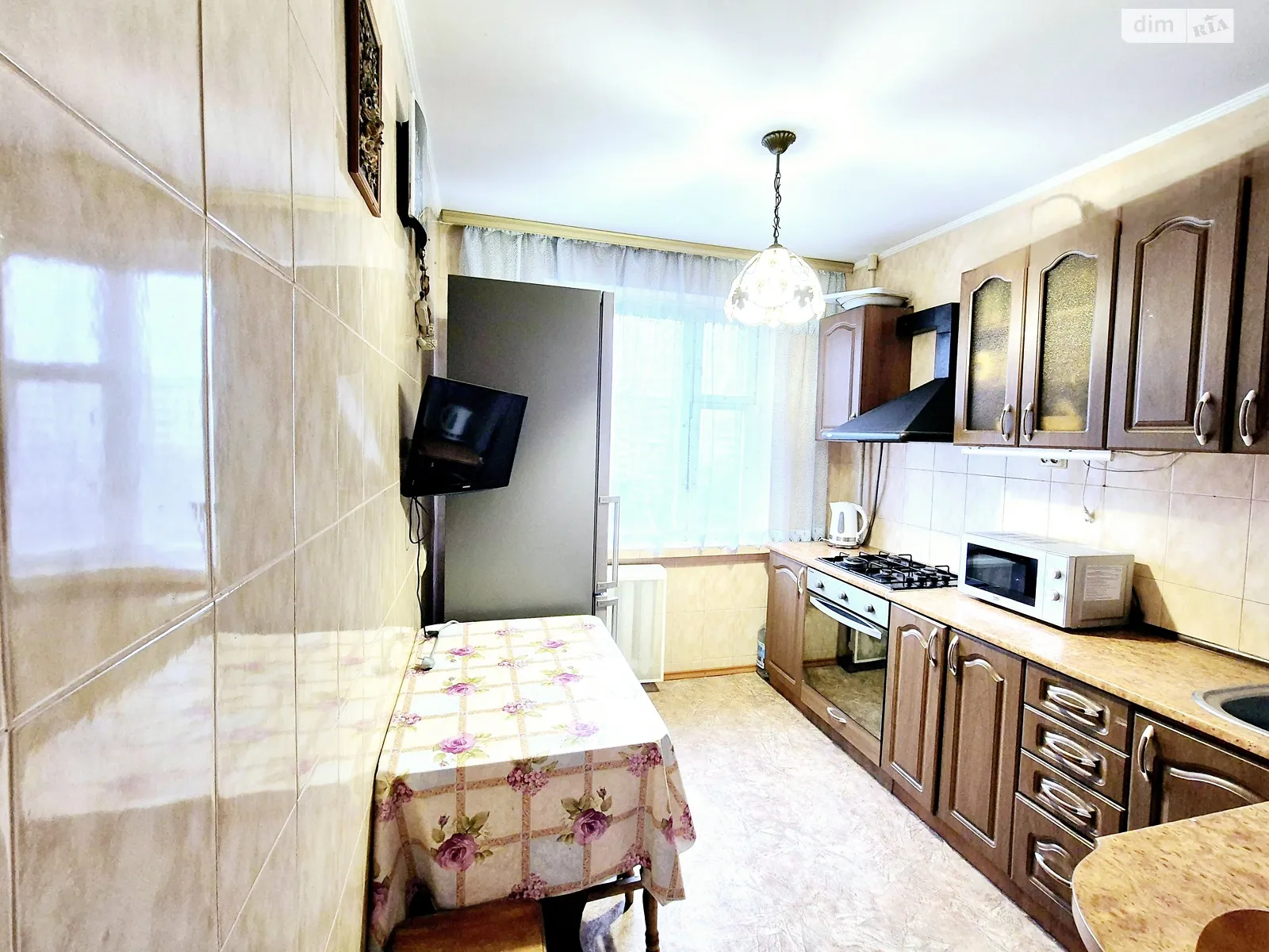 Продается 3-комнатная квартира 65 кв. м в Черкассах, ул. Чехова - фото 1