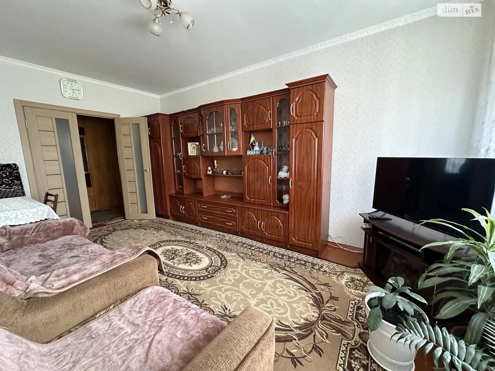 Продается 3-комнатная квартира 63 кв. м в Ровно, ул. Соборная, 263 - фото 1