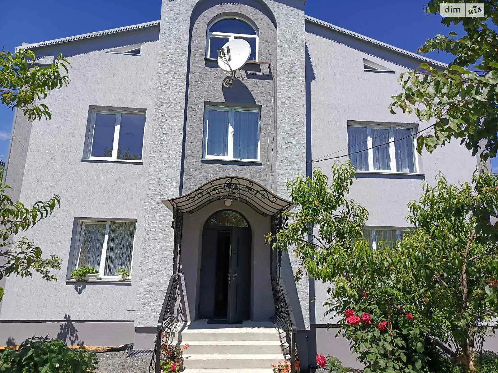 Продается дом на 2 этажа 240 кв. м с террасой, цена: 155000 $ - фото 1