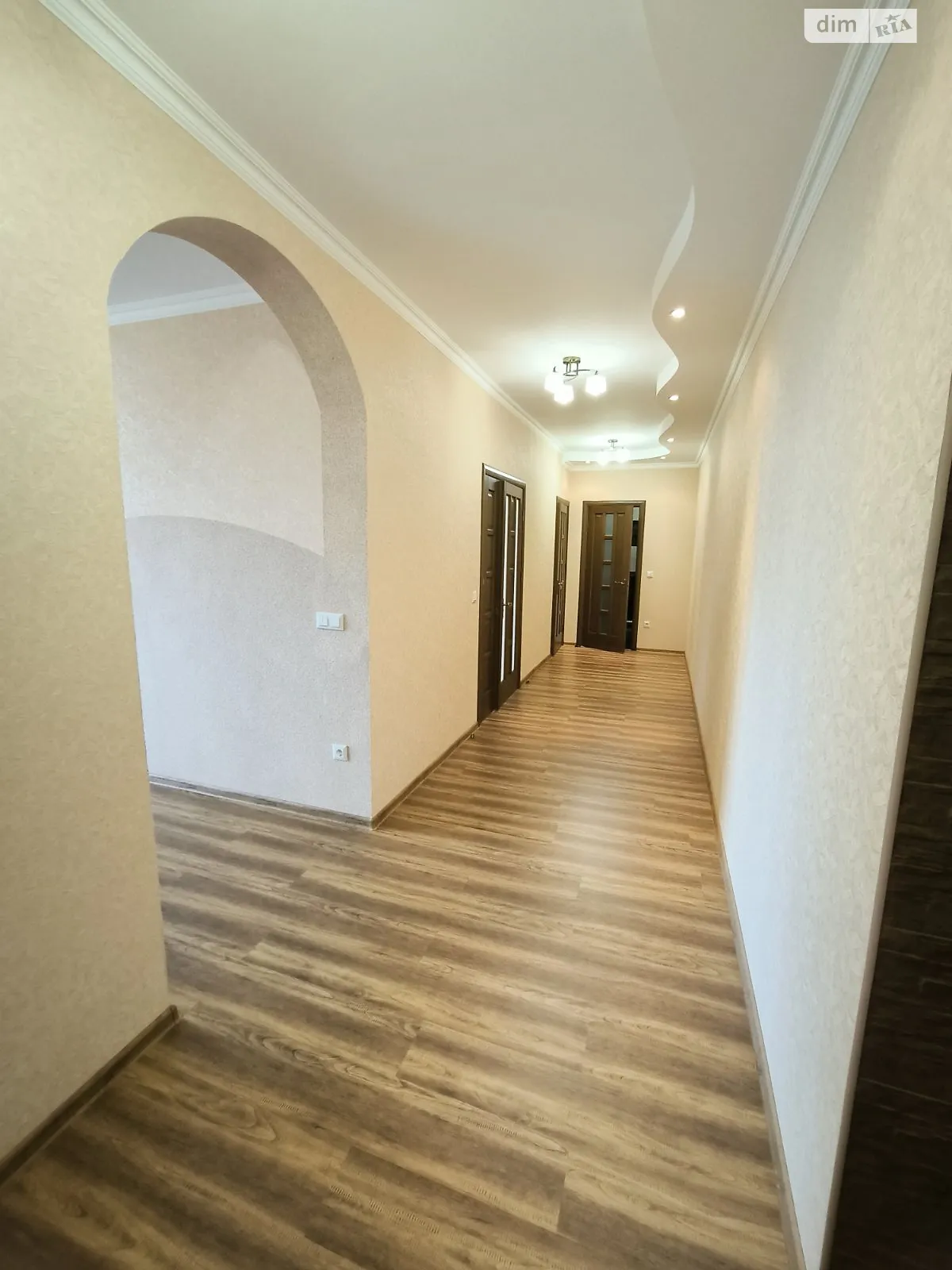 Продається 2-кімнатна квартира 76.5 кв. м у Чернівцях, вул. Героїв Майдану, 150 - фото 1