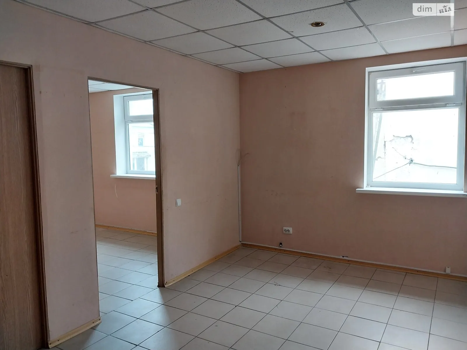 Здається в оренду офіс 35 кв. м в бізнес-центрі, цена: 4200 грн - фото 1