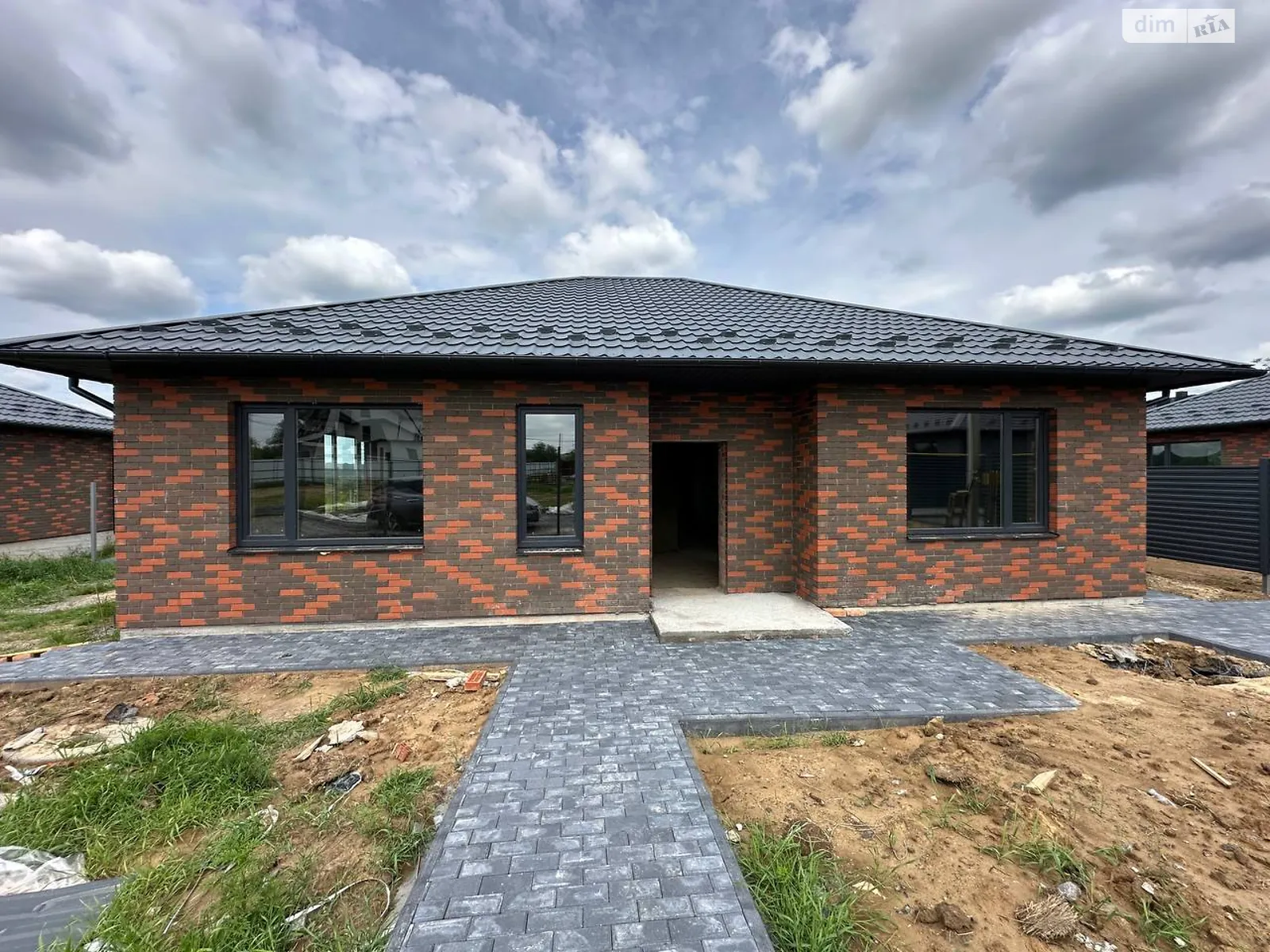 Продається одноповерховий будинок 110 кв. м з бесідкою, цена: 71000 $ - фото 1