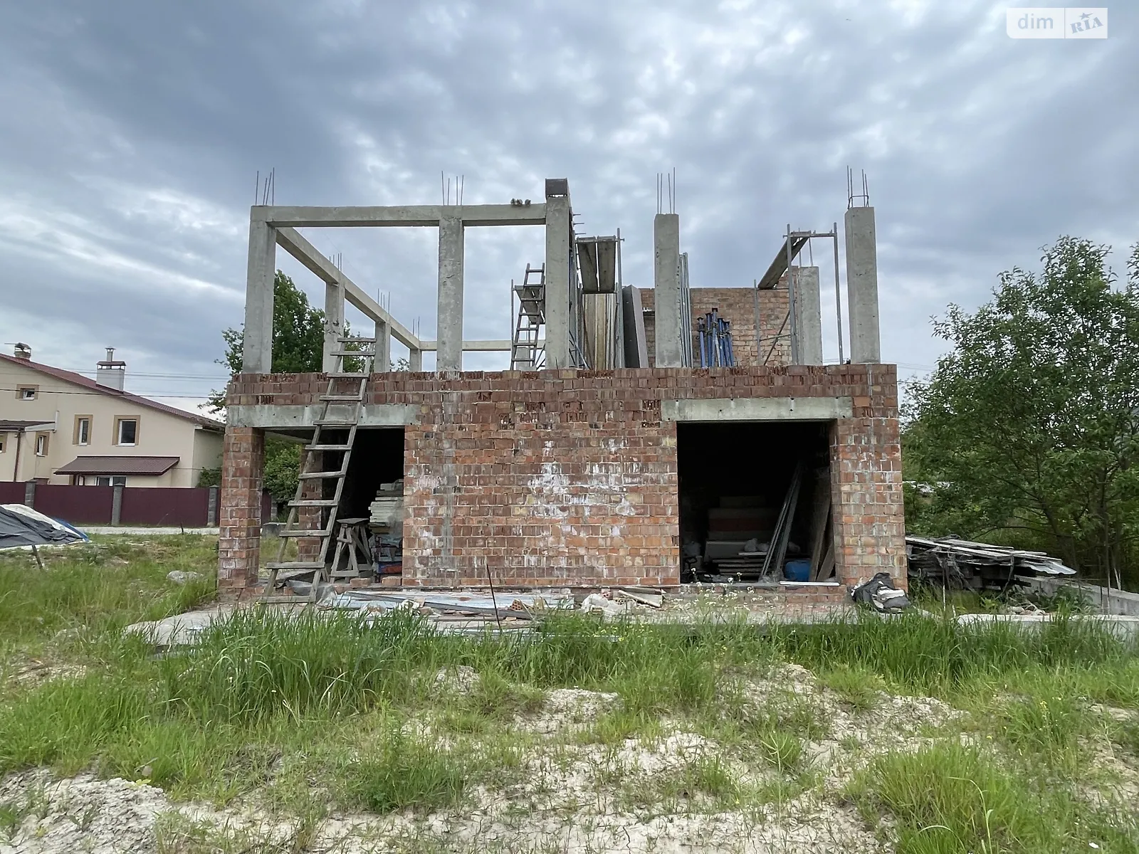 Продается дом на 2 этажа 144 кв. м с подвалом, цена: 37000 $ - фото 1