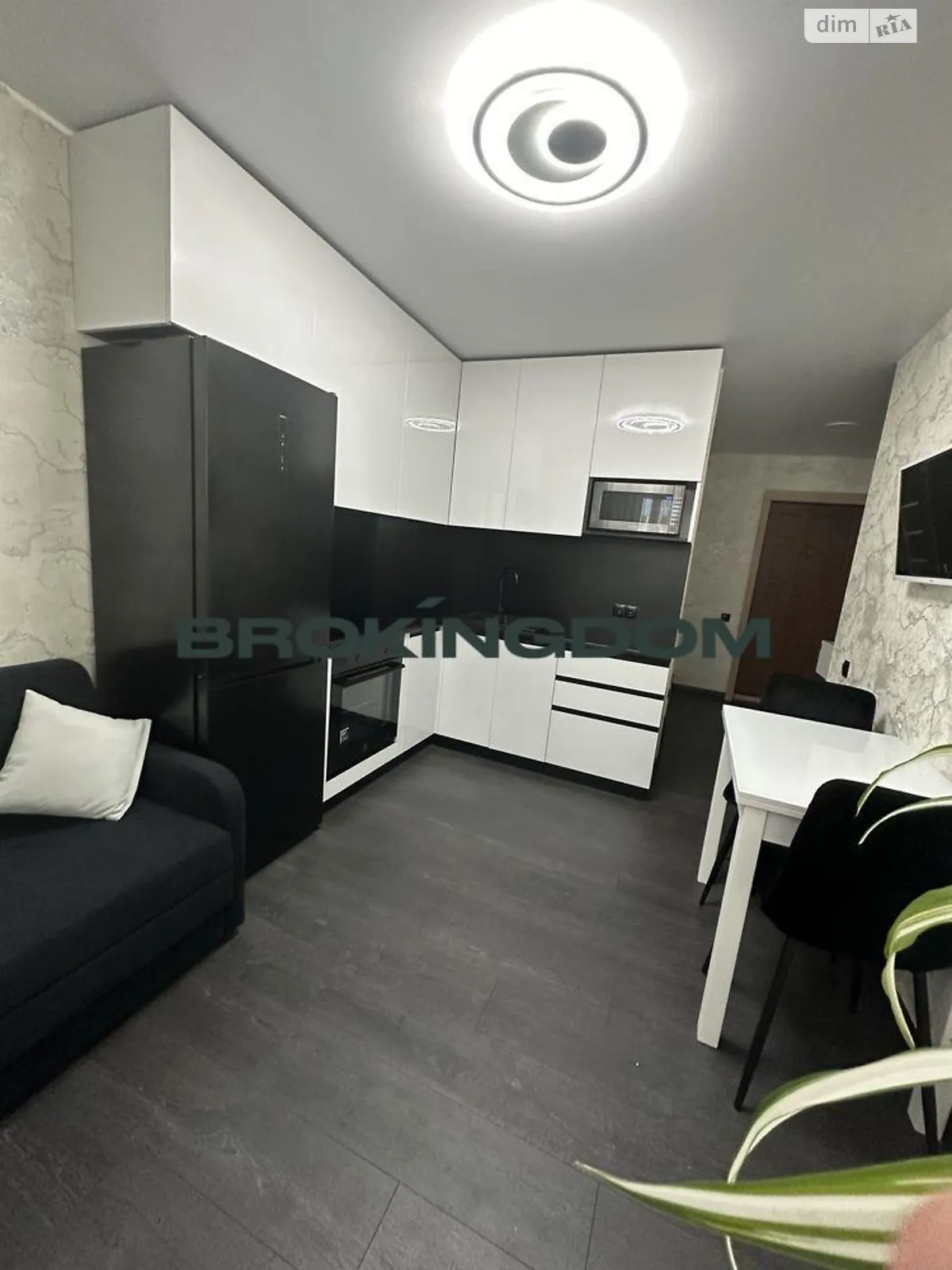 Продается 1-комнатная квартира 35 кв. м в Броварах, ул. Симоненко, 107А - фото 1