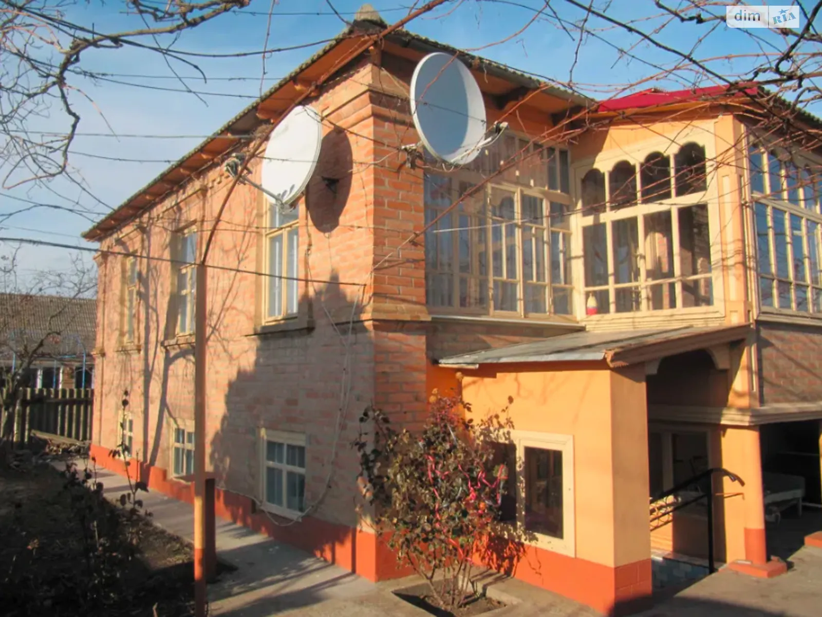 Продается дом на 2 этажа 138 кв. м с баней/сауной, цена: 25000 $ - фото 1