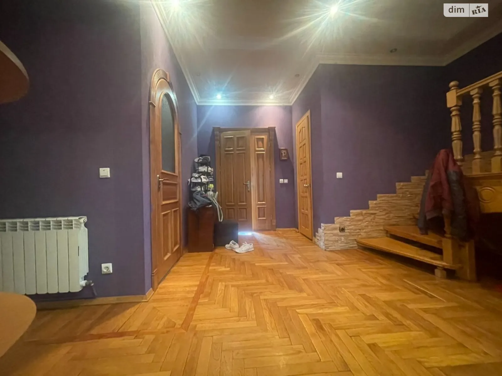 Продается дом на 2 этажа 192 кв. м с гаражом, цена: 132000 $ - фото 1