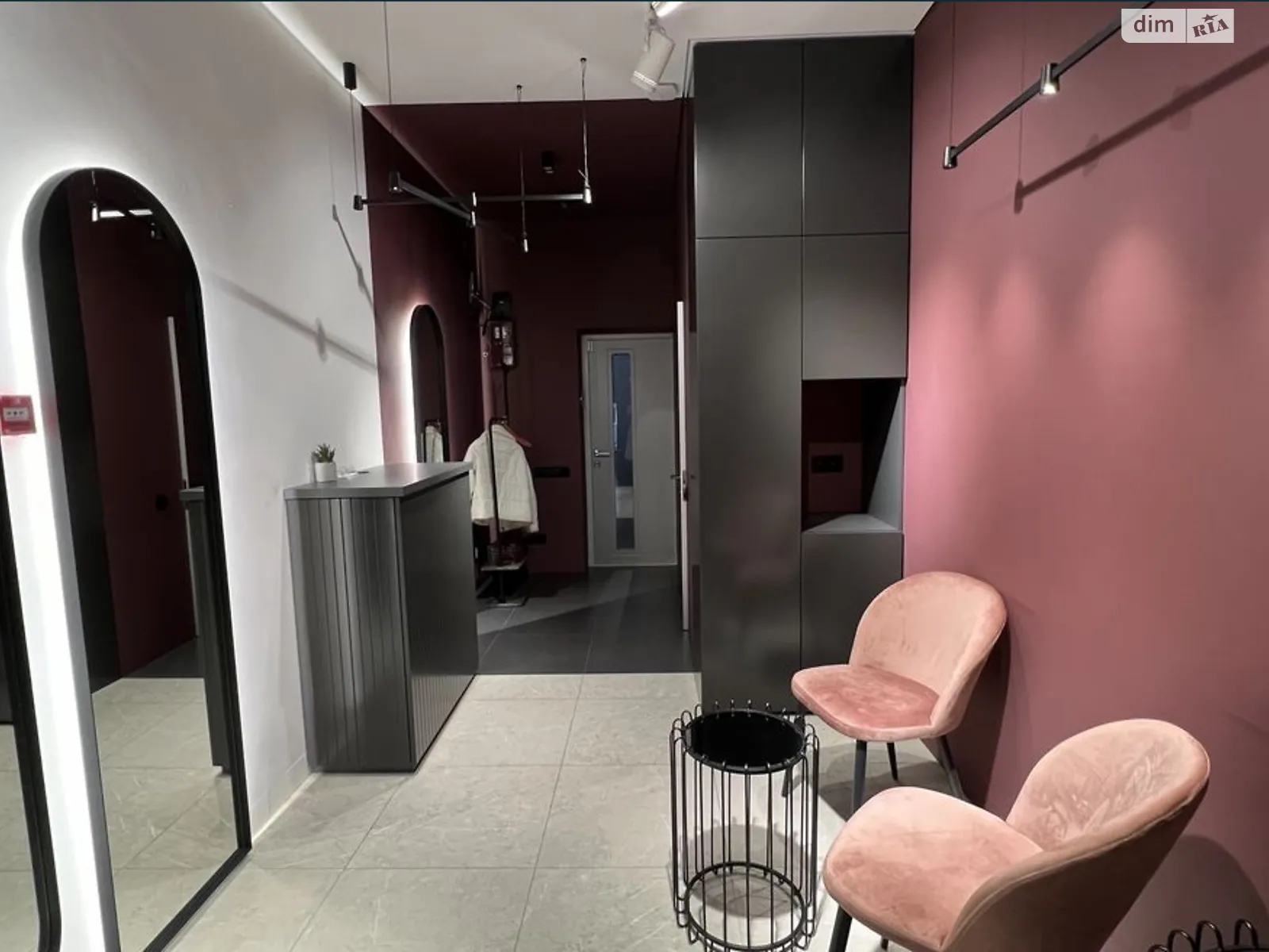 Продается объект сферы услуг 28 кв. м в 9-этажном здании, цена: 65000 $ - фото 1