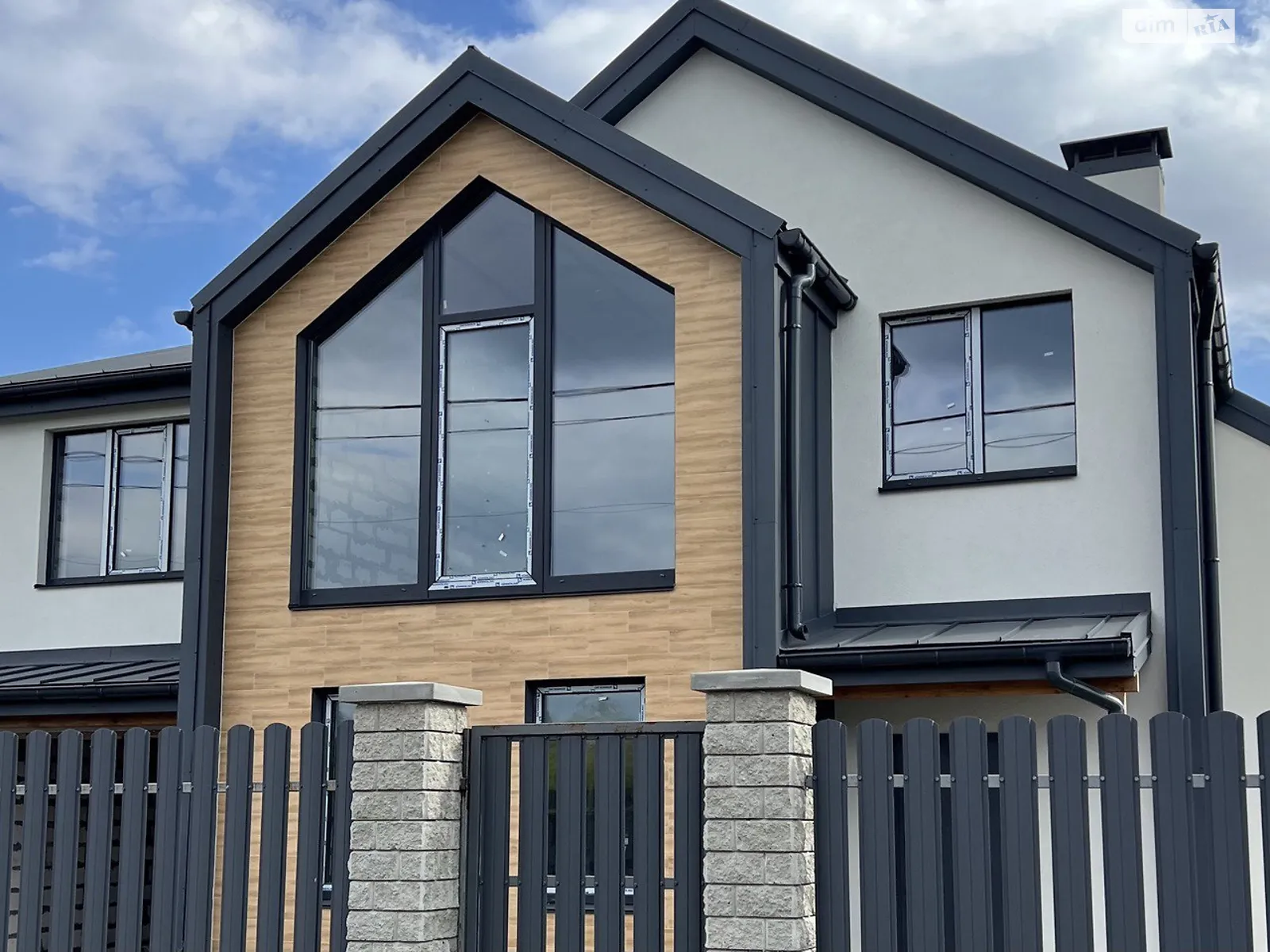 Продається будинок 2 поверховий 211.2 кв. м з гаражем, цена: 150000 $ - фото 1
