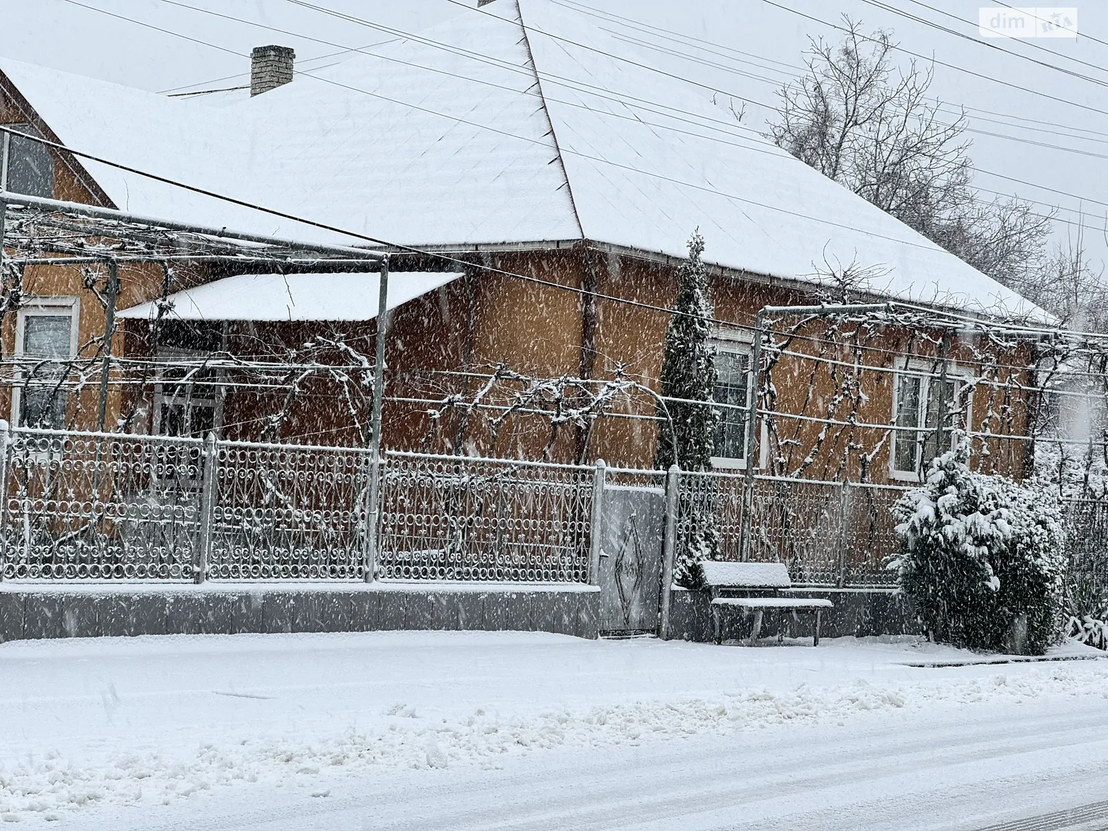 Продается одноэтажный дом 167 кв. м с камином, цена: 85000 $ - фото 1