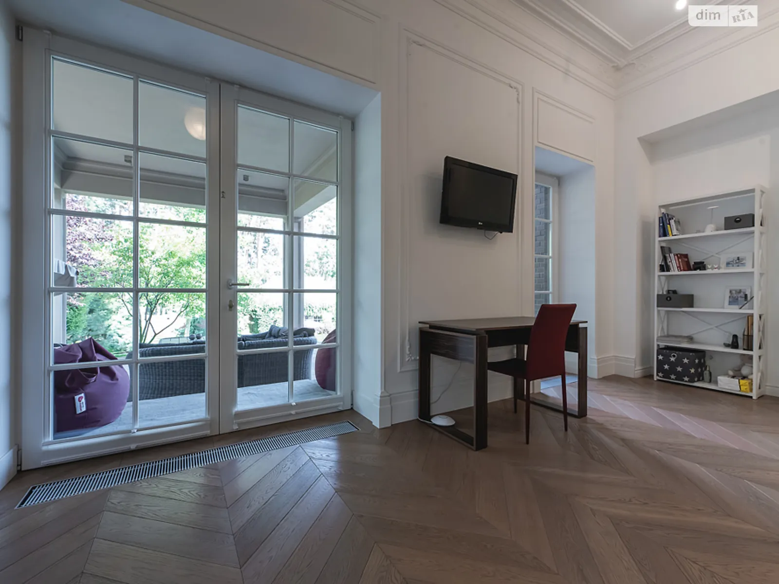 Продається частина будинку 216 кв. м з бесідкою, цена: 712800 € - фото 1