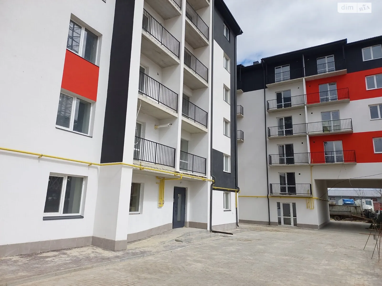 Продается 2-комнатная квартира 71 кв. м в Петрикове, ул. Шептицкого, 101А - фото 1