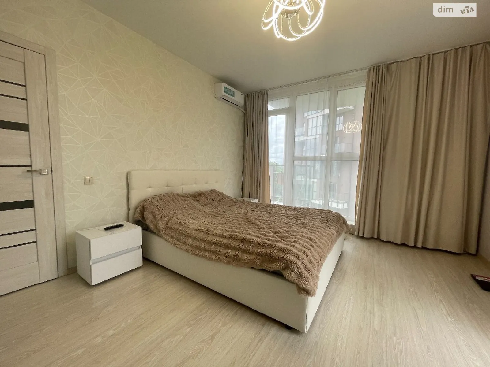 Продается 1-комнатная квартира 43 кв. м в Львове, ул. Малоголоскивская - фото 1