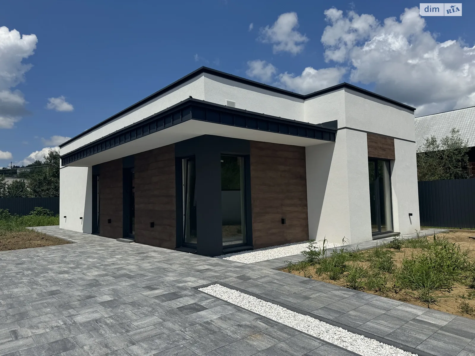 Продается одноэтажный дом 131 кв. м с гаражом, цена: 127000 $ - фото 1