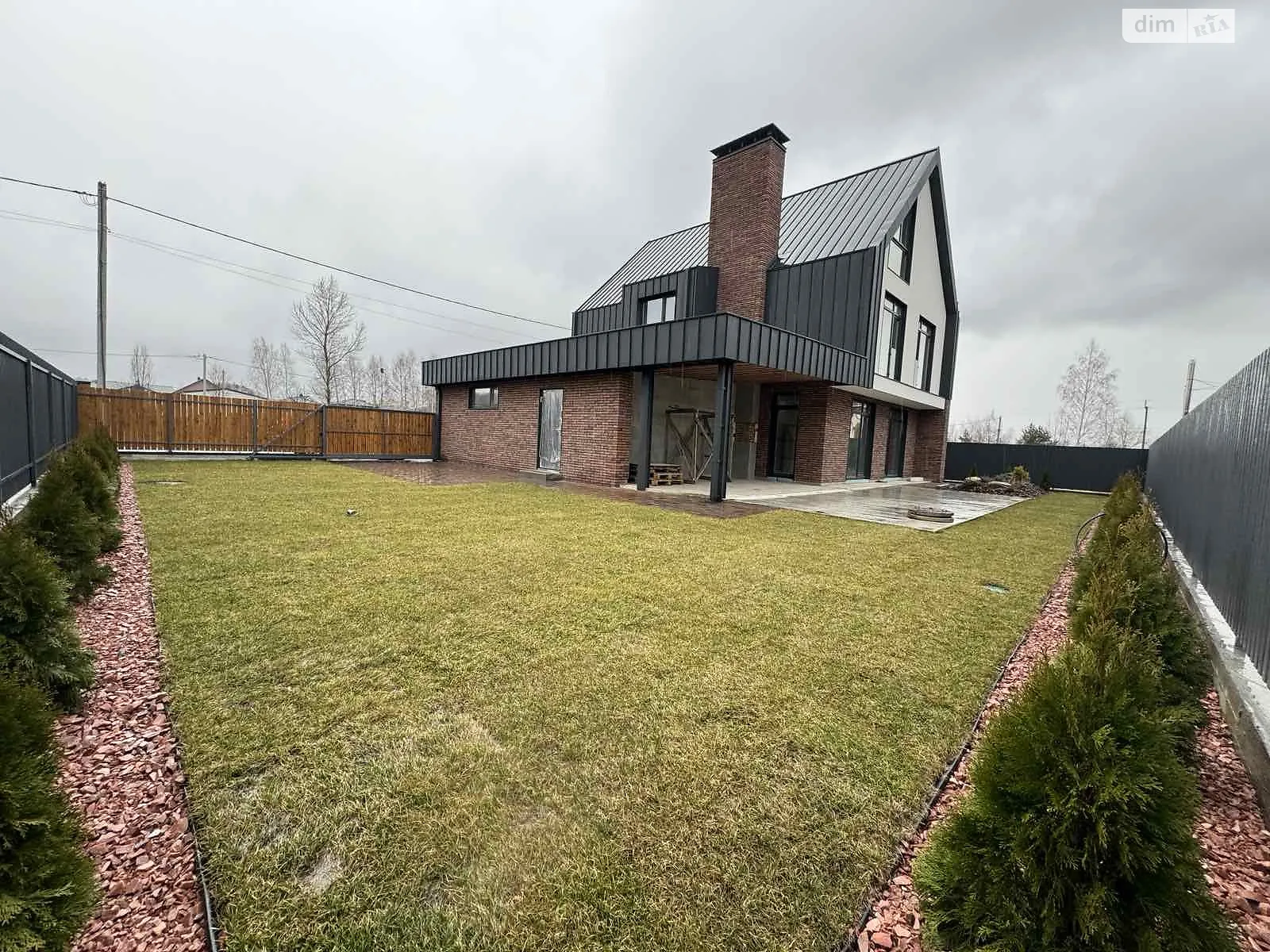 Продается дом на 2 этажа 150 кв. м с балконом, цена: 175000 $ - фото 1