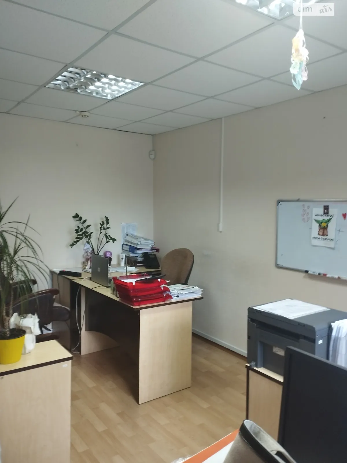 Сдается в аренду офис 28 кв. м в бизнес-центре, цена: 8400 грн - фото 1