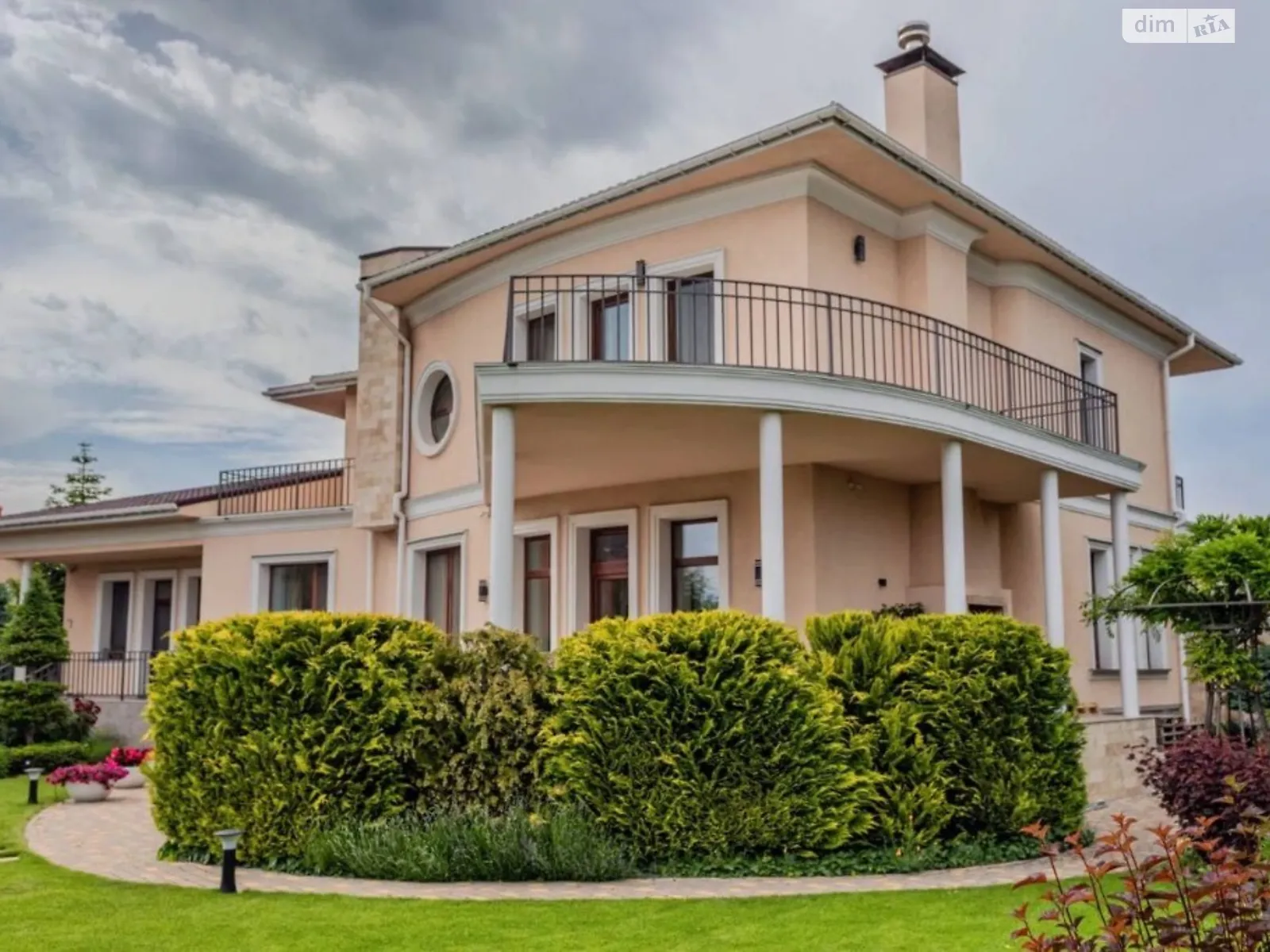 Продається будинок 2 поверховий 585 кв. м з банею/сауною, цена: 1250000 $ - фото 1