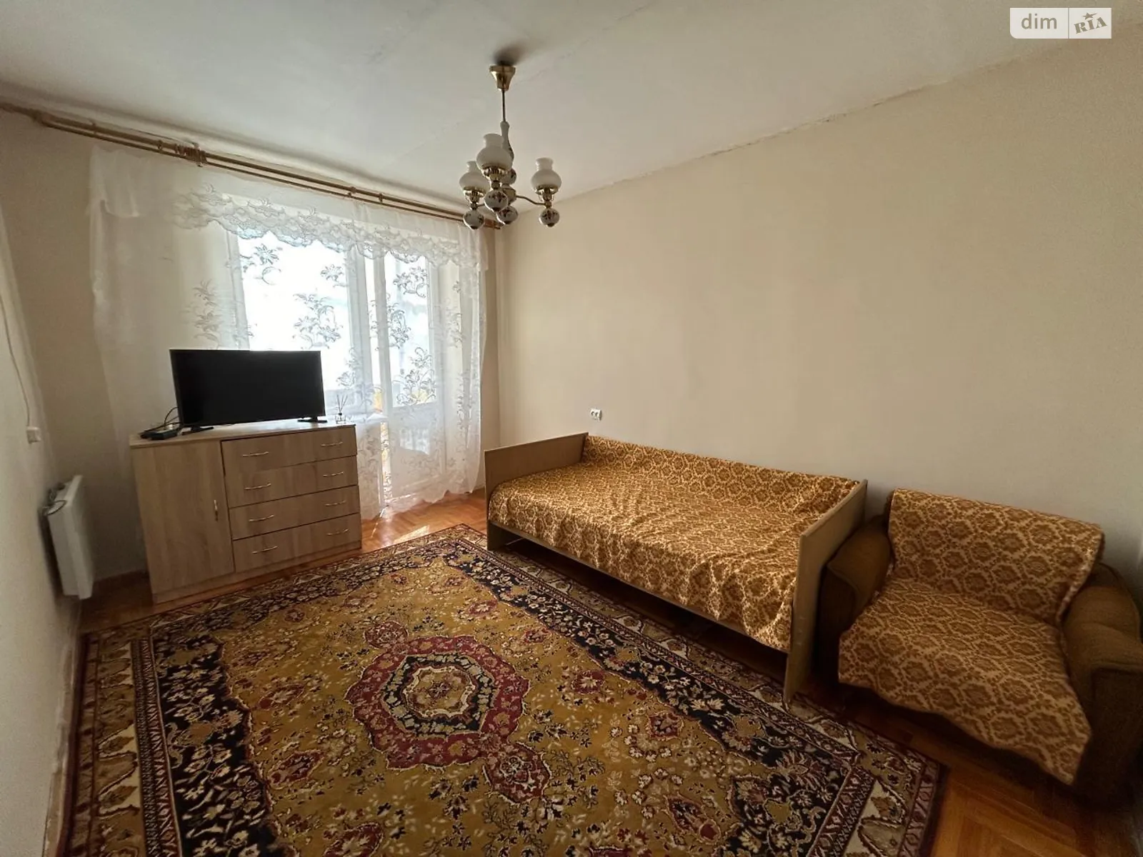Продается 3-комнатная квартира 60 кв. м в Ужгороде - фото 1