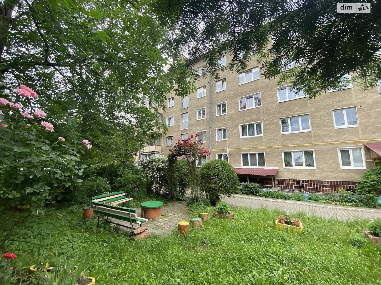 Продается 3-комнатная квартира 52 кв. м в Ивано-Франковске, бул. Южный, 33 - фото 1