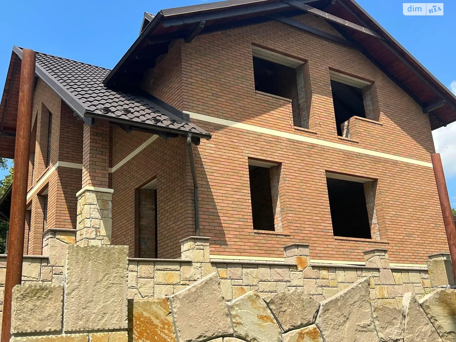 Продается дом на 2 этажа 270 кв. м с бассейном, цена: 233000 $ - фото 1