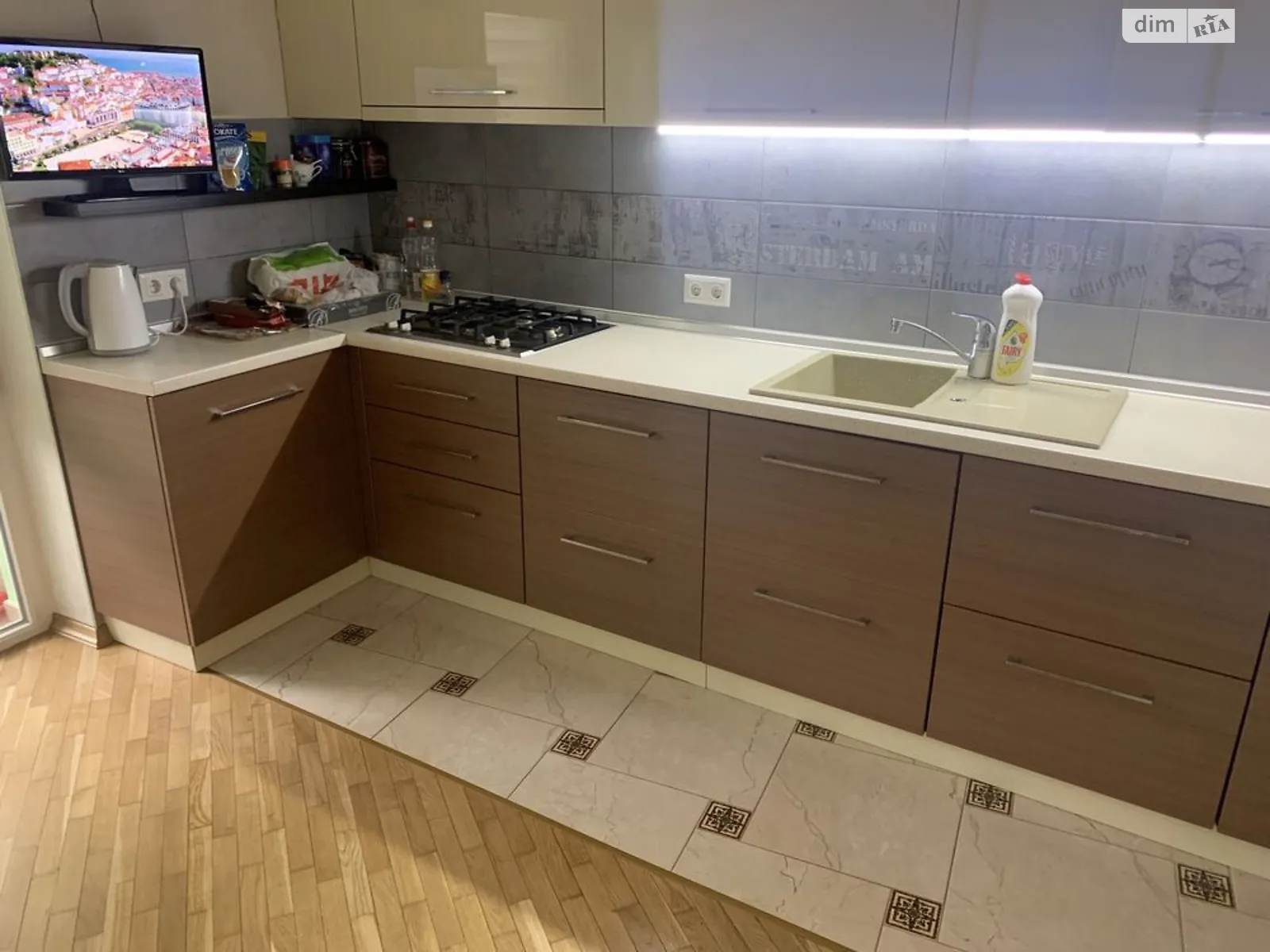 Сдается в аренду 1-комнатная квартира 50 кв. м в Львове, ул. Мовы Василя - фото 1