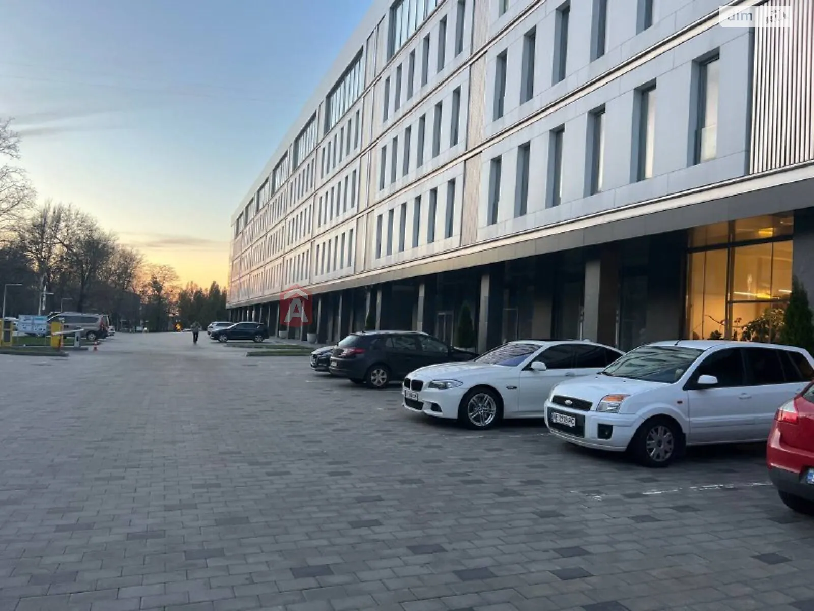 Здається в оренду офіс 80 кв. м в бізнес-центрі, цена: 45900 грн - фото 1