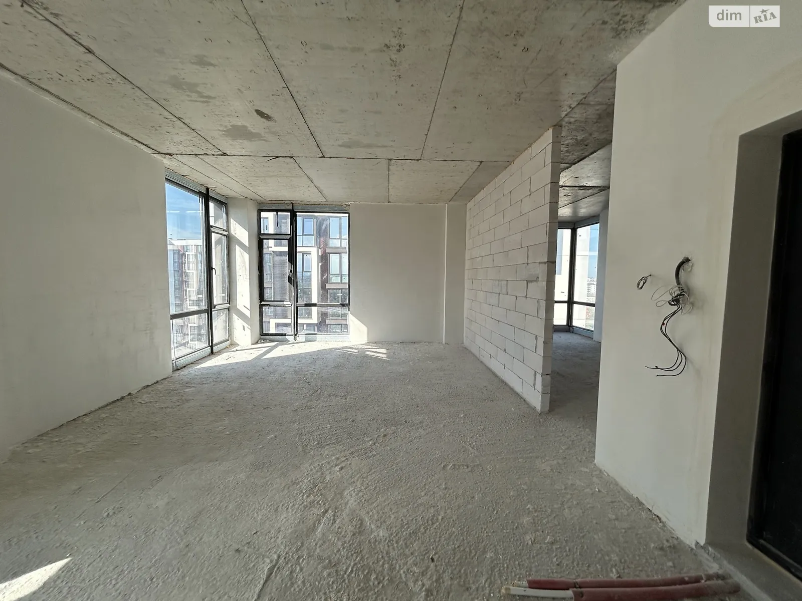Продается 2-комнатная квартира 73 кв. м в Ивано-Франковске, цена: 83950 $ - фото 1