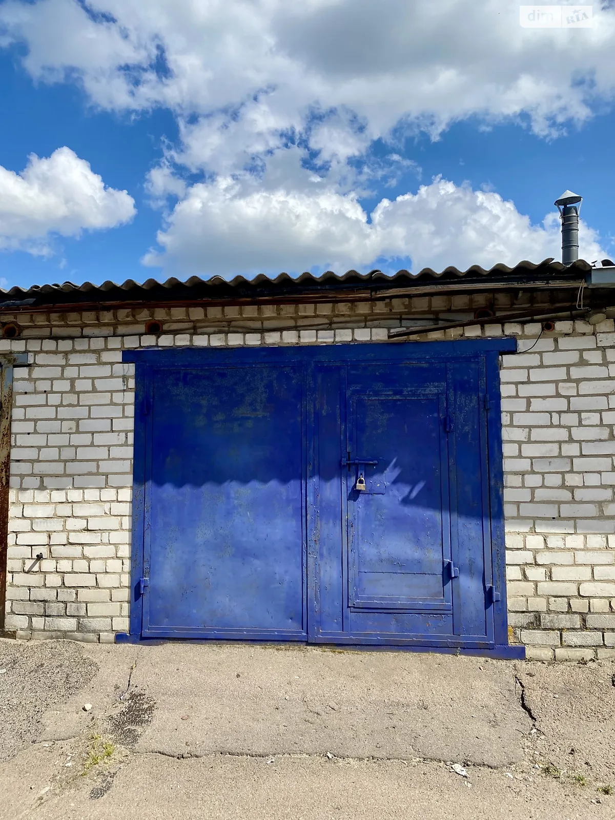 Продается место в гаражном кооперативе универсальный на 21 кв. м, цена: 3500 $ - фото 1
