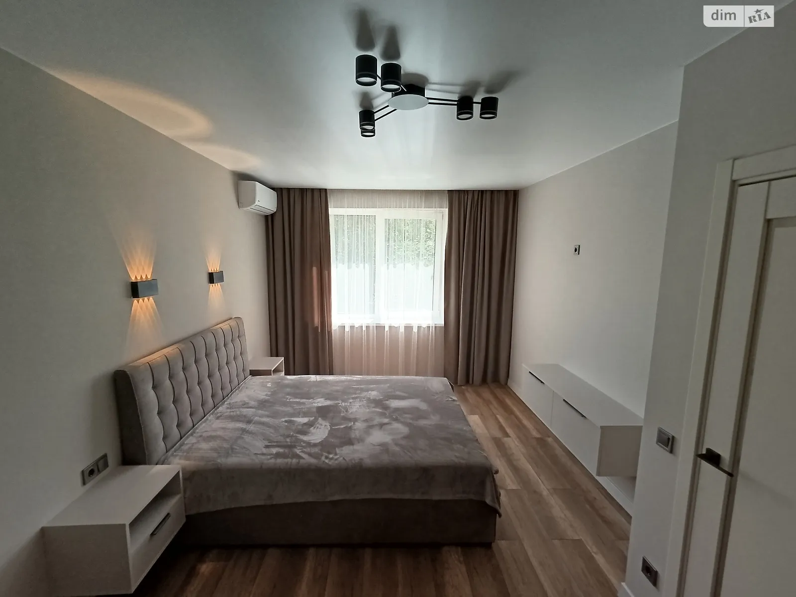 Продается 1-комнатная квартира 42 кв. м в Ивано-Франковске, цена: 69900 $ - фото 1