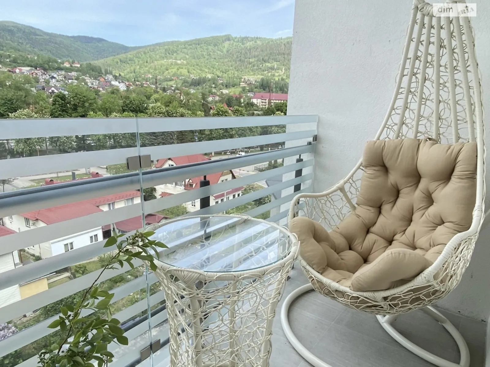 Продается 1-комнатная квартира 48 кв. м в Яремче, ул. Свободы, 301 - фото 1
