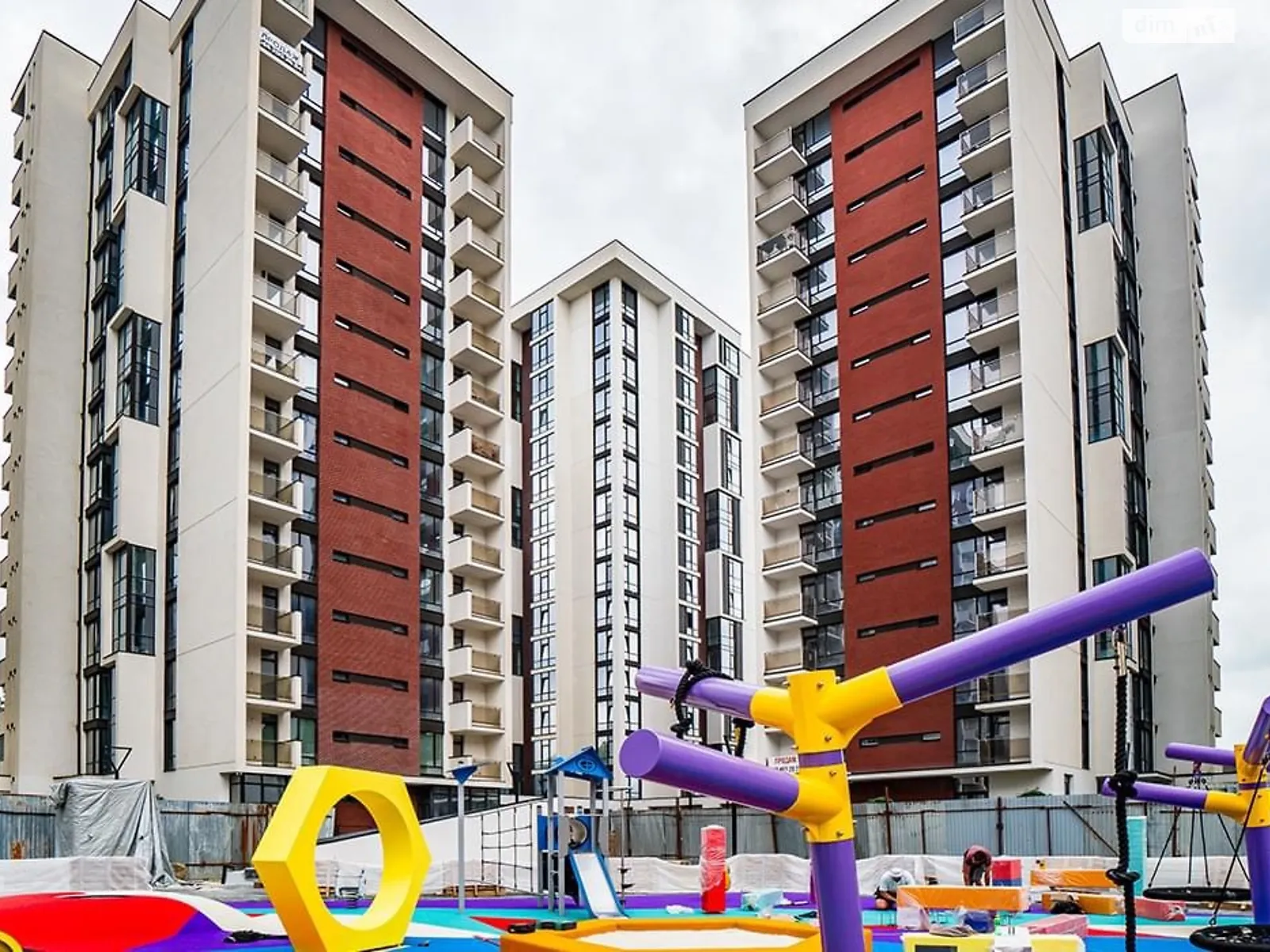 Продается 3-комнатная квартира 90 кв. м в Ивано-Франковске, ул. Ленкавского - фото 1