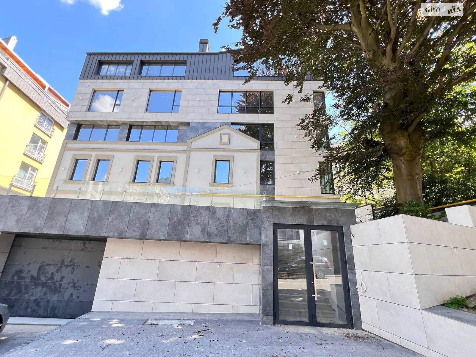 Продается 2-комнатная квартира 74 кв. м в Львове, ул. Ярославенко, 23 - фото 1