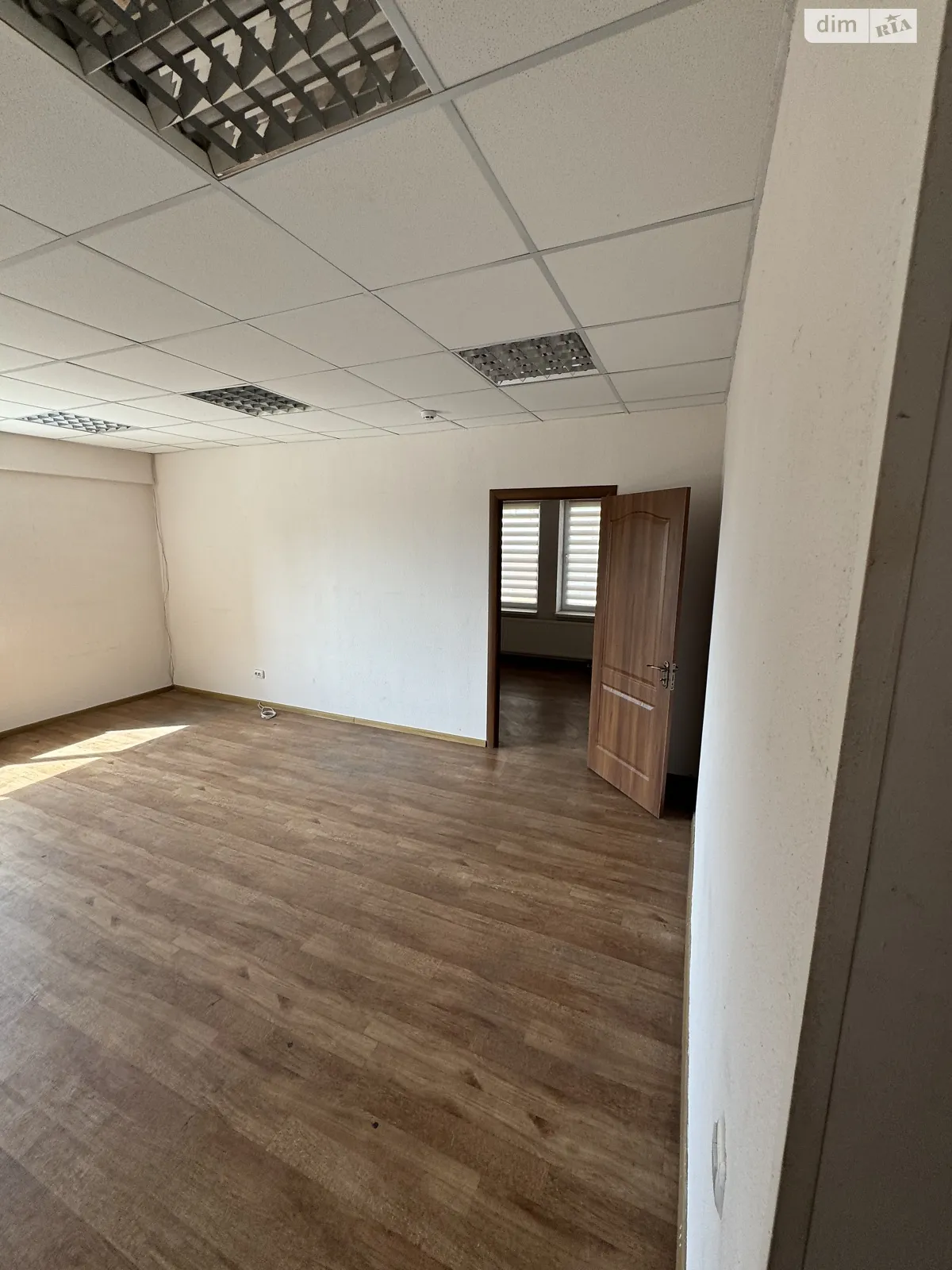 Здається в оренду офіс 42.3 кв. м в бізнес-центрі, цена: 16053 грн - фото 1