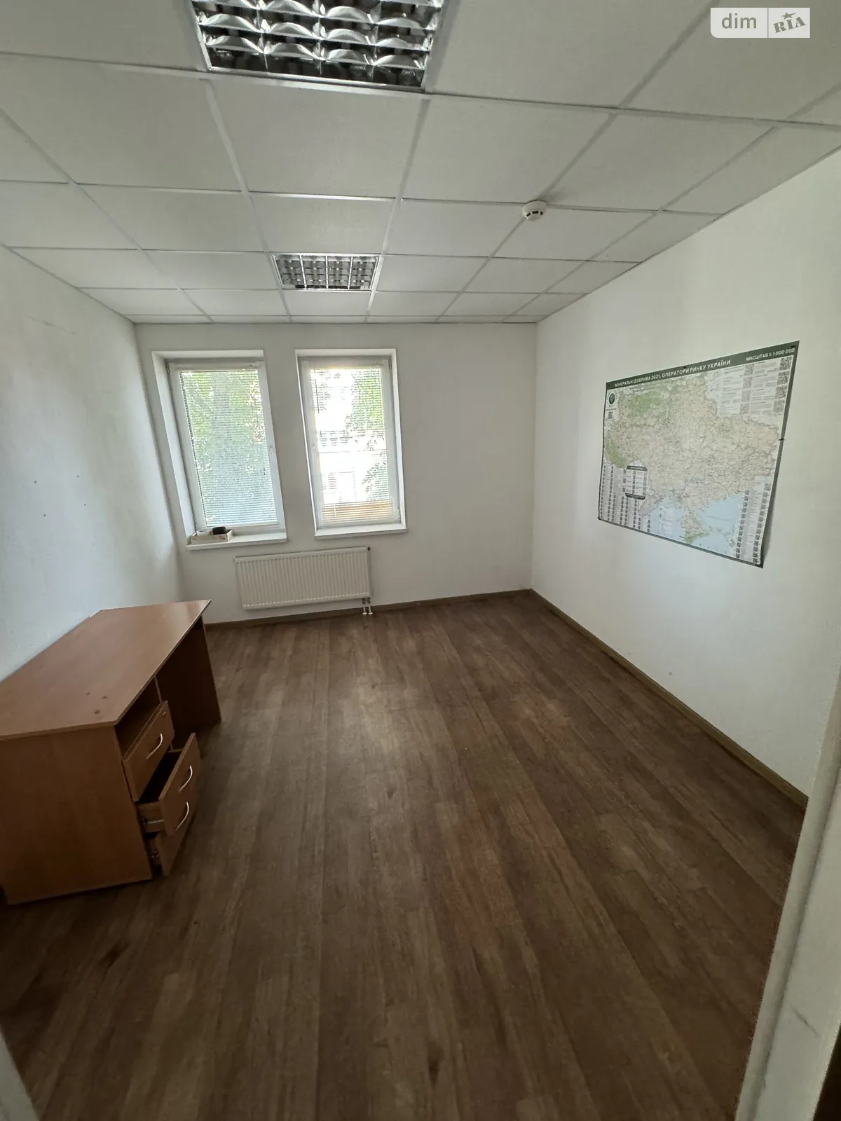 Сдается в аренду офис 25.5 кв. м в бизнес-центре, цена: 9971 грн - фото 1